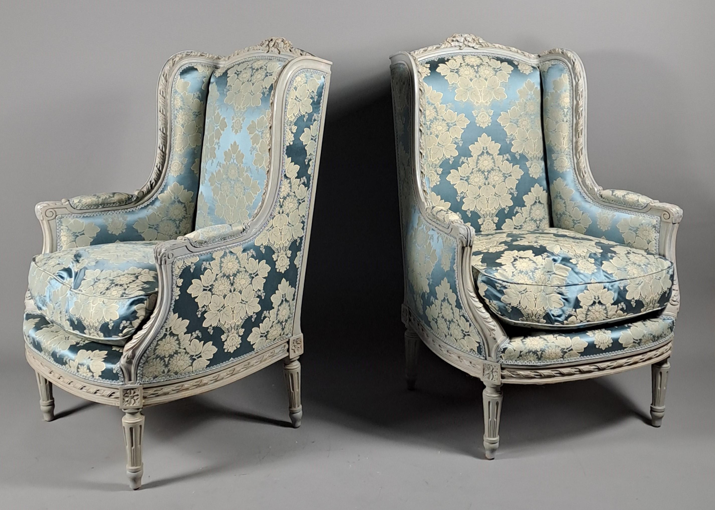 Laccato Large Pair Of Louis XVI Style Lacquered Wood Wing Chairs in vendita