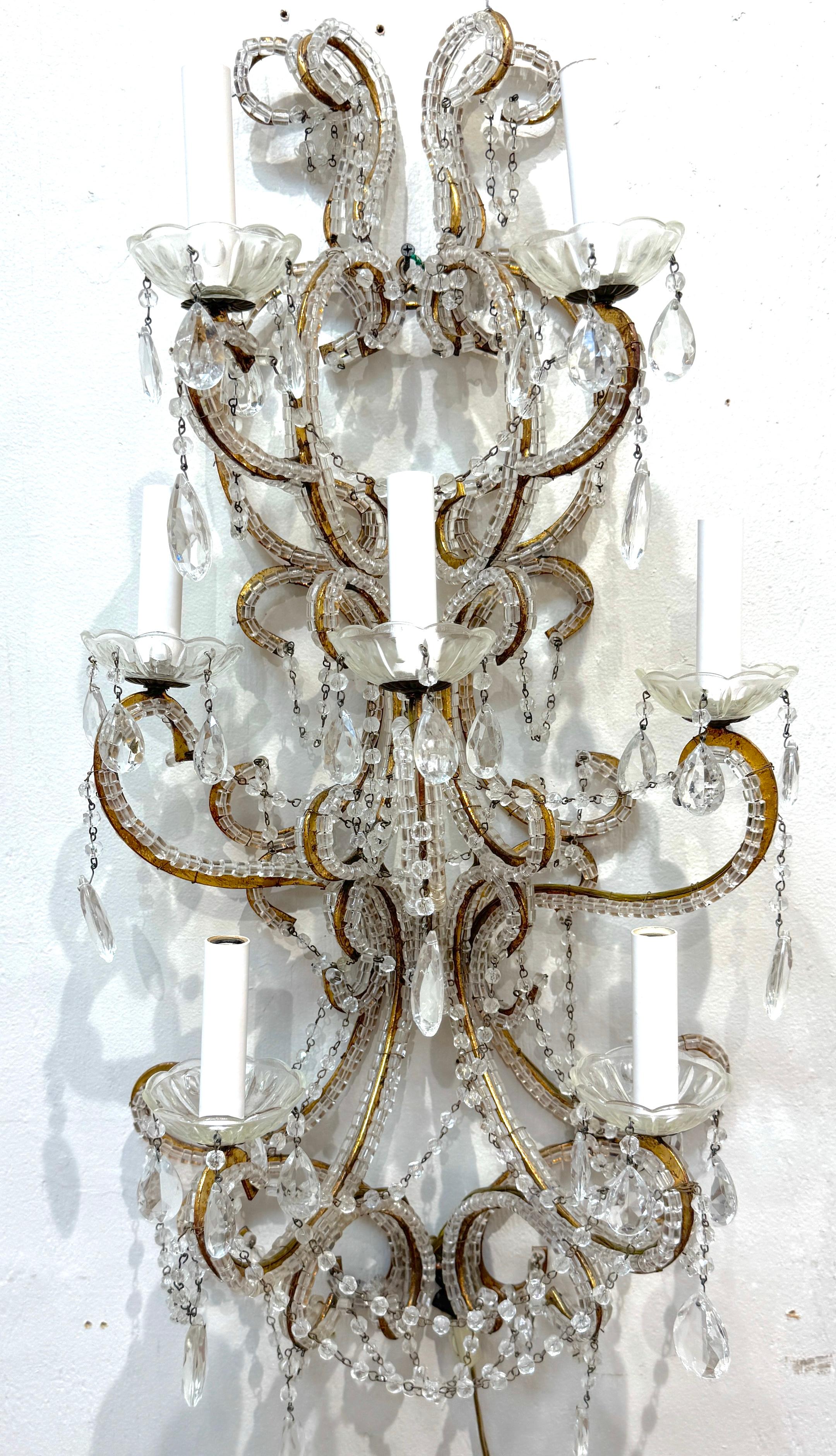Grande paire d'appliques murales à 7 lumières en cristal de style Marie-Thérèse, Italie, vers 1950 en vente 4