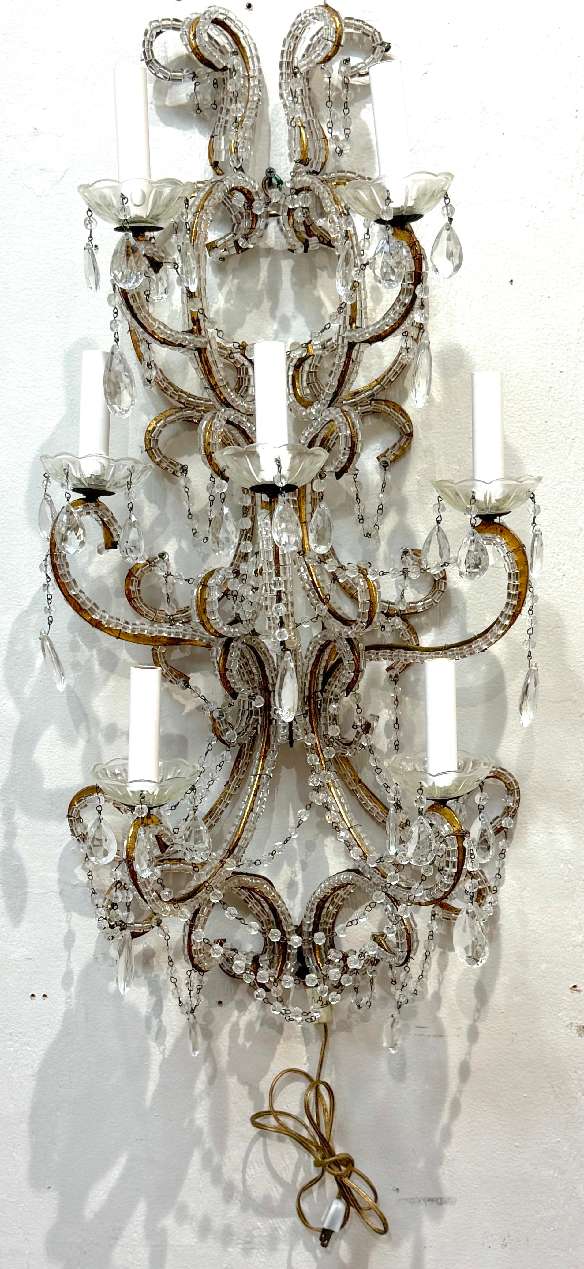 Grande paire d'appliques murales à 7 lumières en cristal de style Marie-Thérèse, Italie, vers 1950 en vente 9