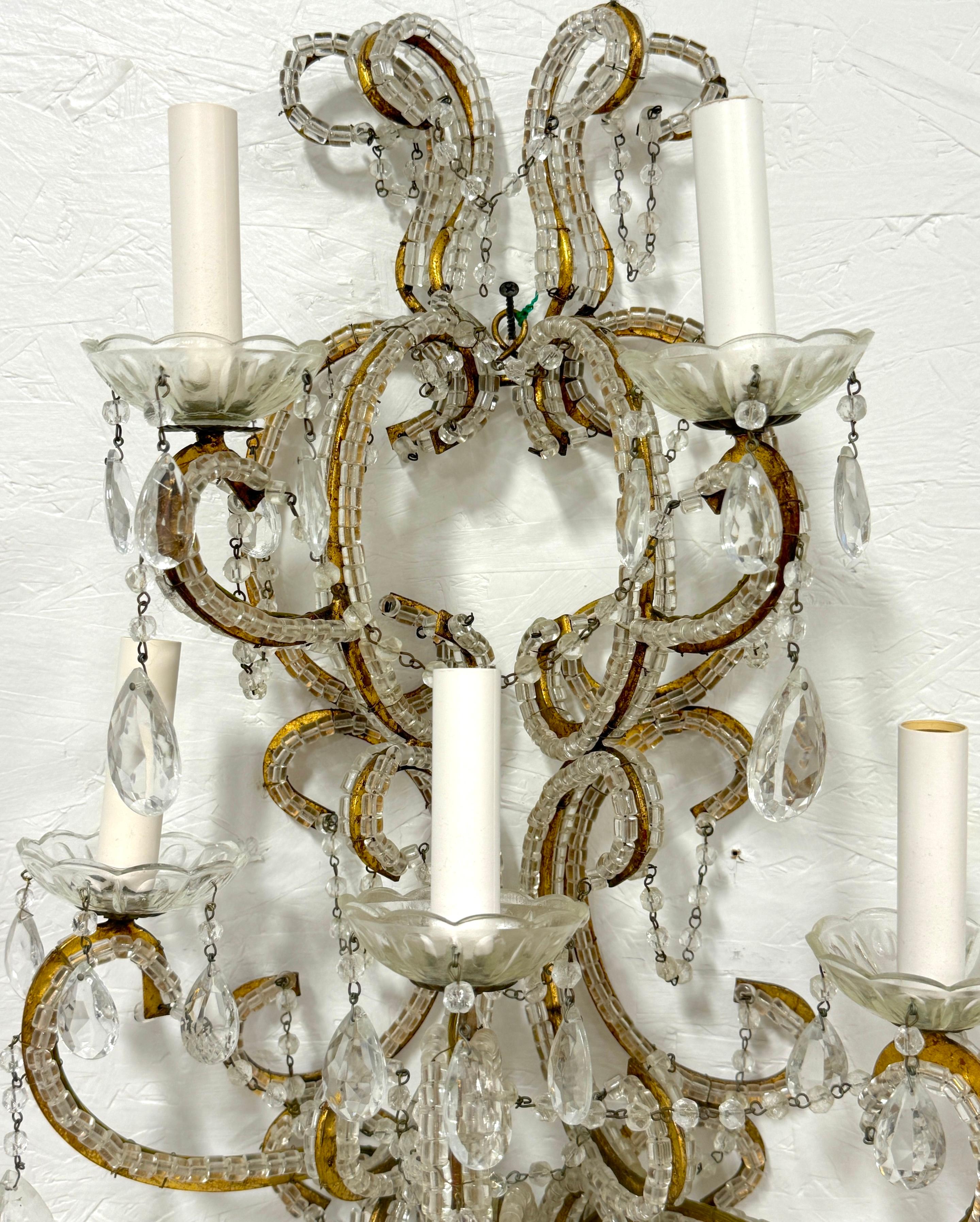 italien Grande paire d'appliques murales à 7 lumières en cristal de style Marie-Thérèse, Italie, vers 1950 en vente