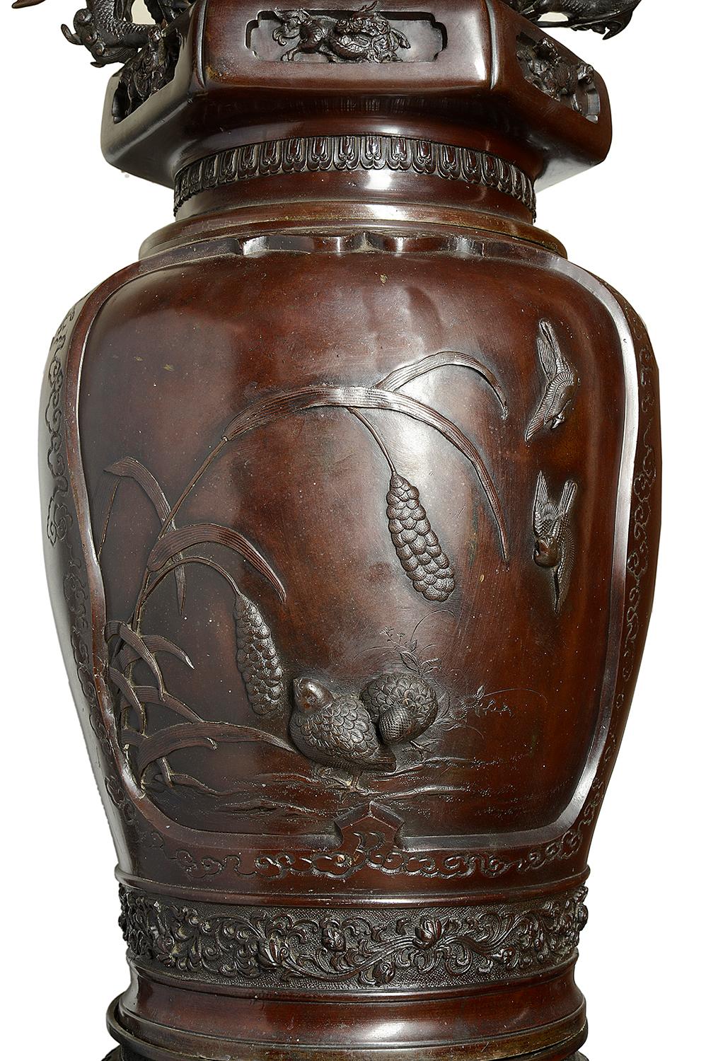 XIXe siècle Grande paire de vases japonais en bronze de la période Meiji en vente