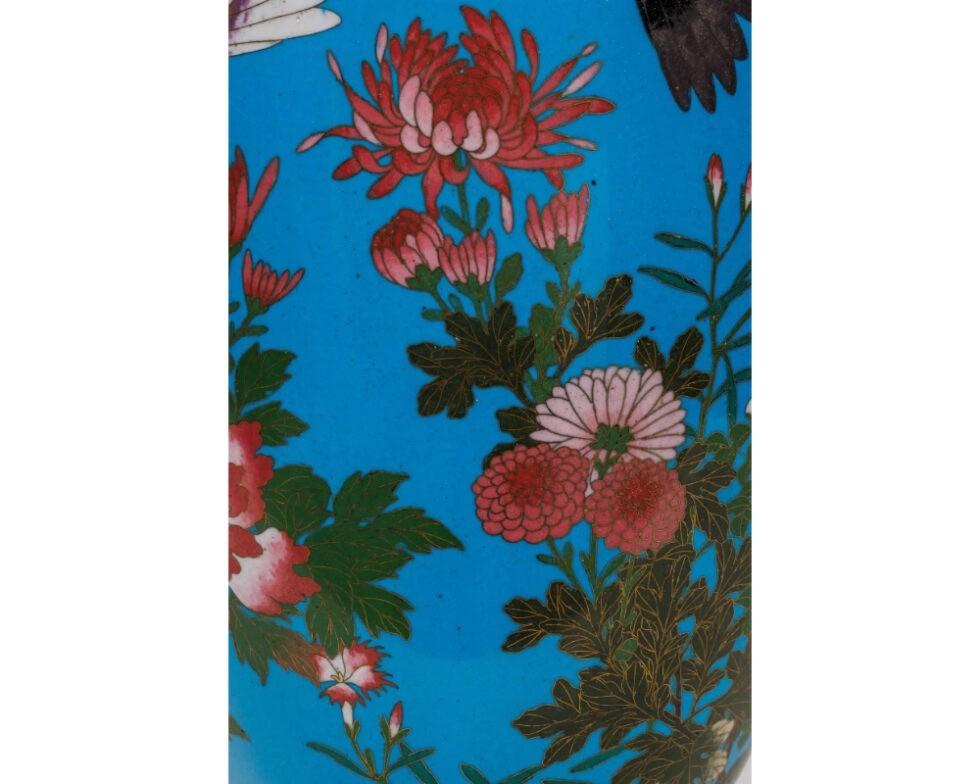 Grande paire de vases en émail cloisonné japonais de la période Meiji, attribués à Goto en vente 3