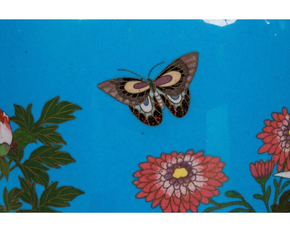 Grande paire de vases en émail cloisonné japonais de la période Meiji, attribués à Goto en vente 5