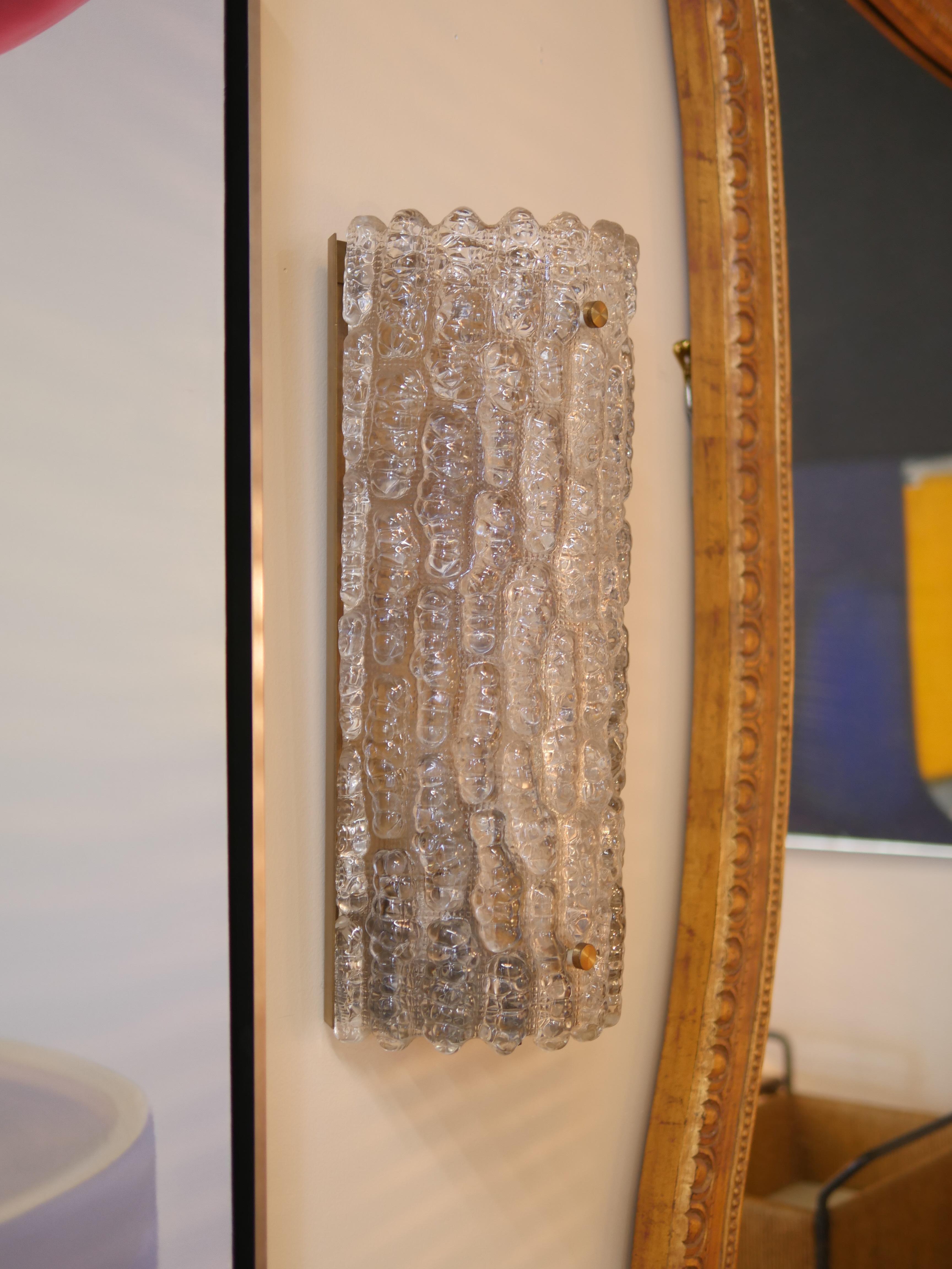 Großes Paar Wandleuchter aus Glas und Messing von Carl Fagerlund für Orrefors aus der Mitte des Jahrhunderts im Zustand „Gut“ im Angebot in Miami, FL