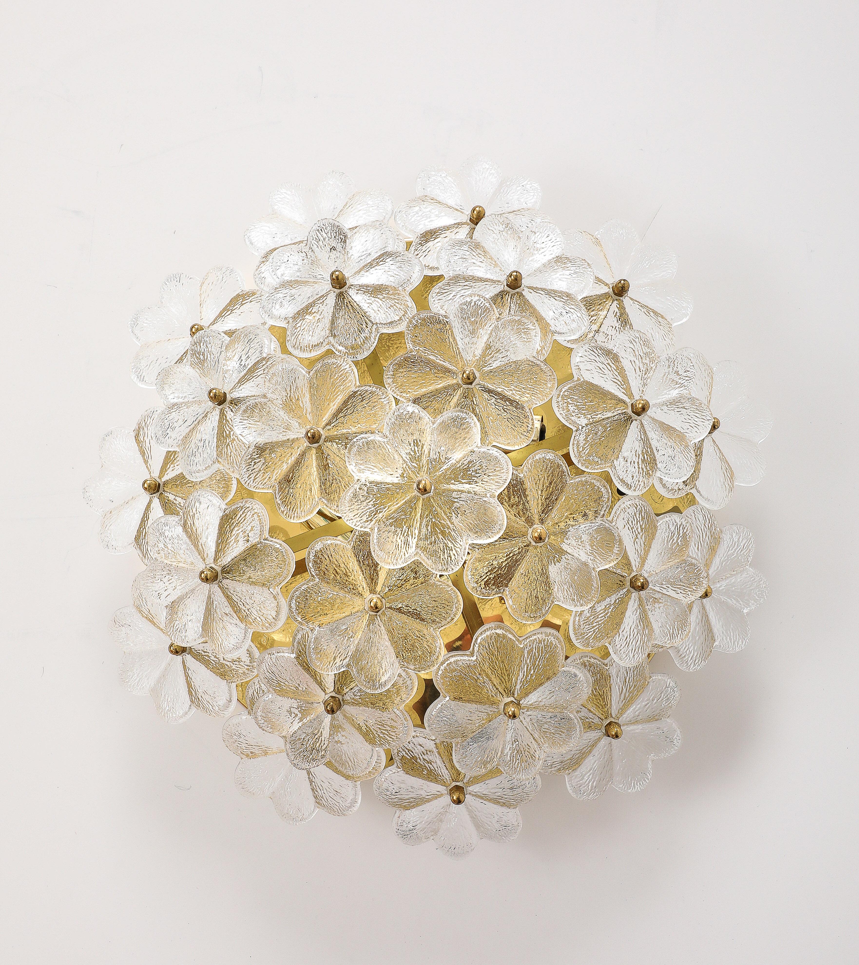 Tedesco Grande coppia di lampade floreali in vetro di Murano della metà del secolo scorso di Ernst Palme. in vendita