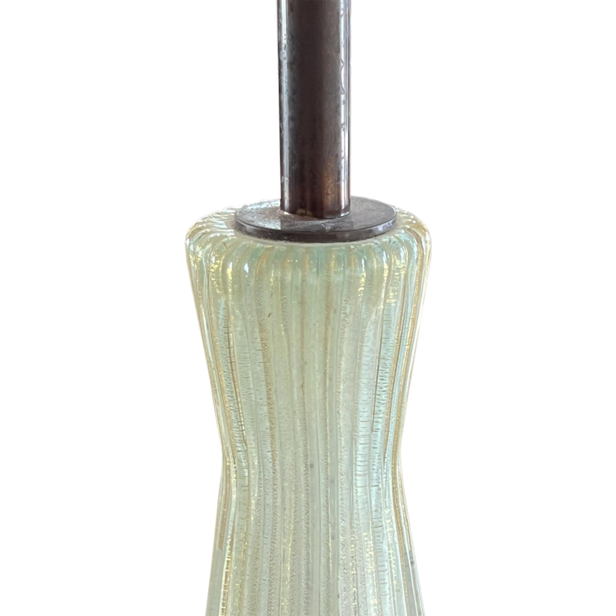 Grande paire de lampes de table en verre de Murano datant du milieu du siècle dernier Bon état - En vente à London, GB