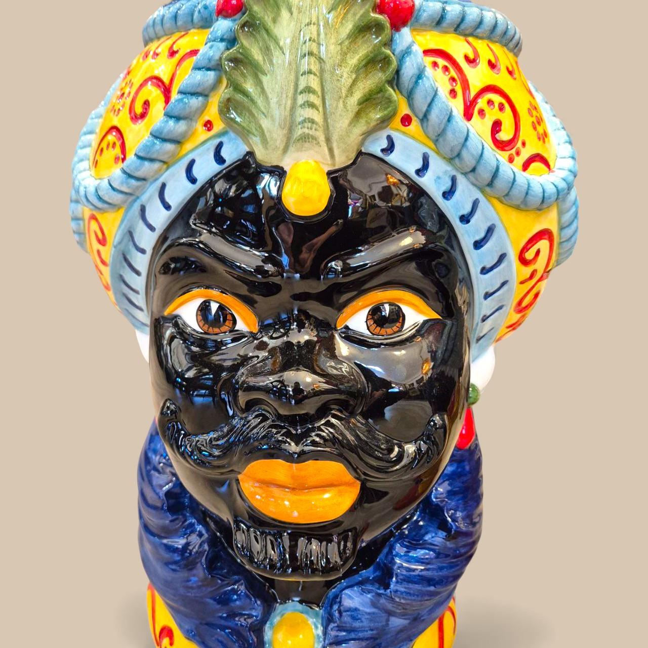 Large Pair of Moorish Heads in Italian Ceramic, Italy, Circa 1990 im Zustand „Hervorragend“ im Angebot in NICE, FR