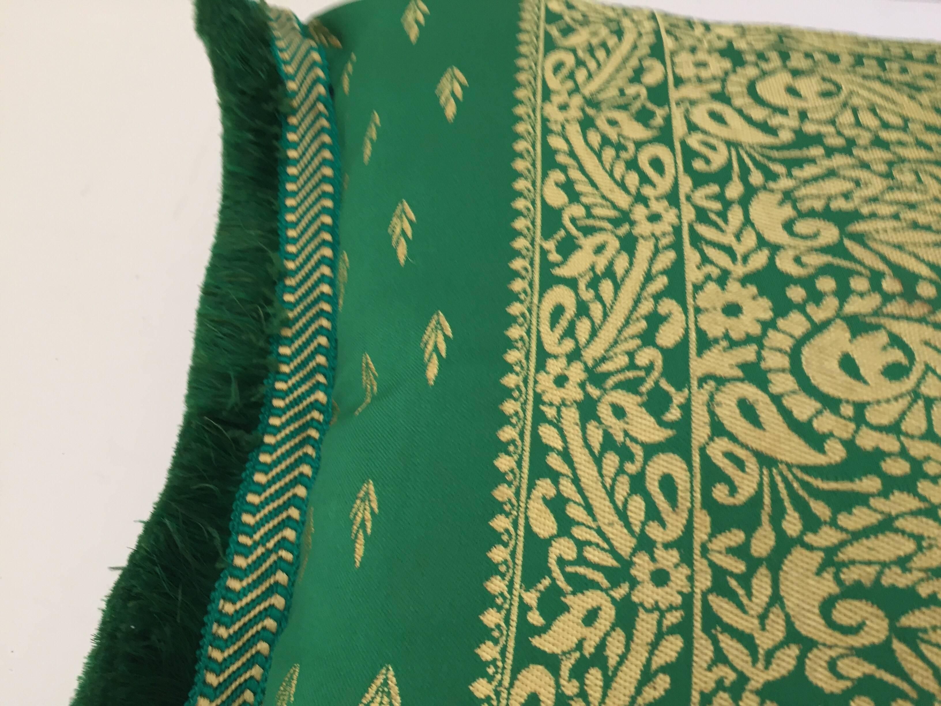 Grande paire de coussins décoratifs lombaires marocains à traversin vert damas Bon état - En vente à North Hollywood, CA