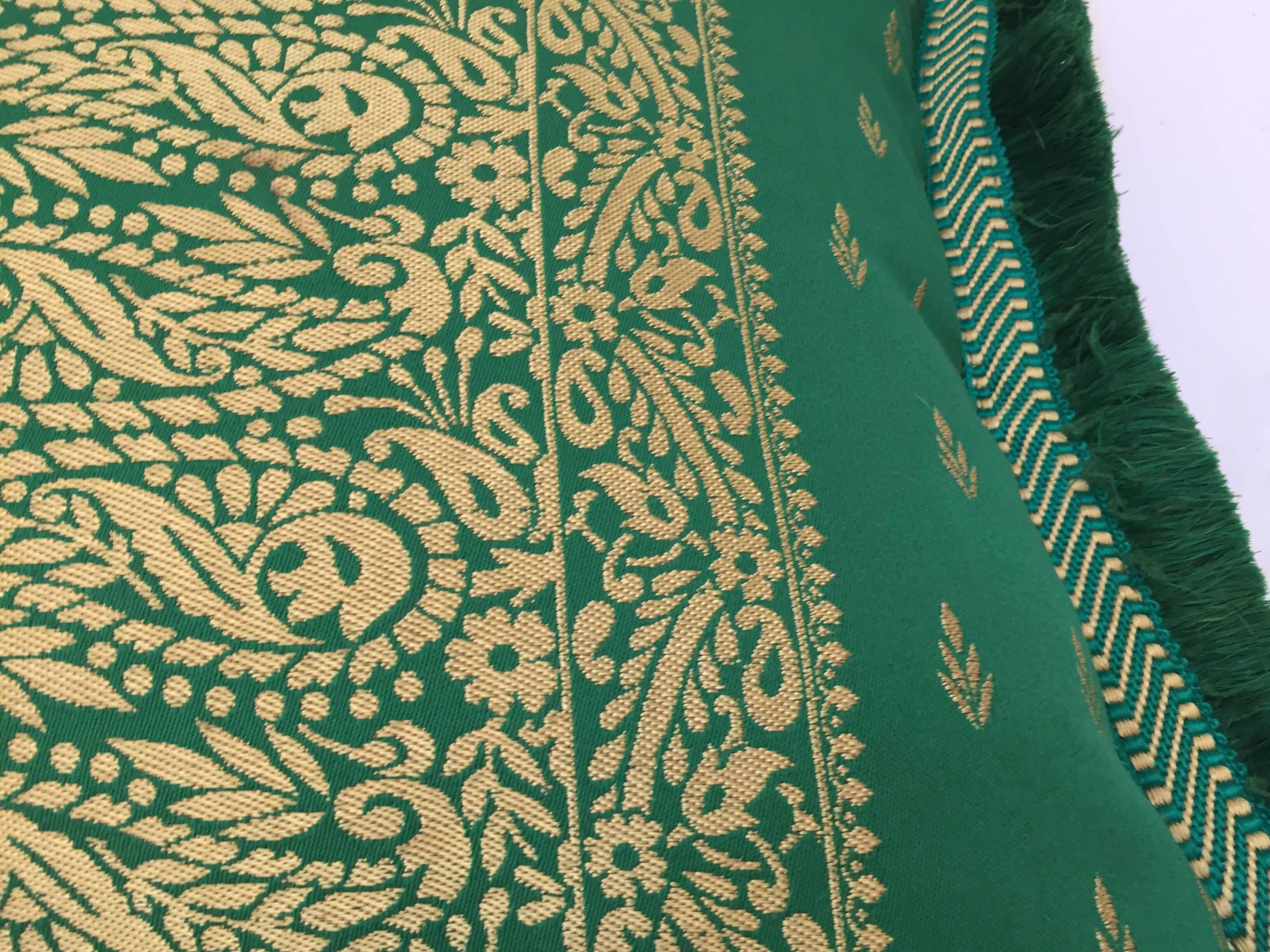 Großes Paar marokkanische Damast-grüne Nackenrollen-Lumbar-Dekokissen (Ende des 20. Jahrhunderts) im Angebot