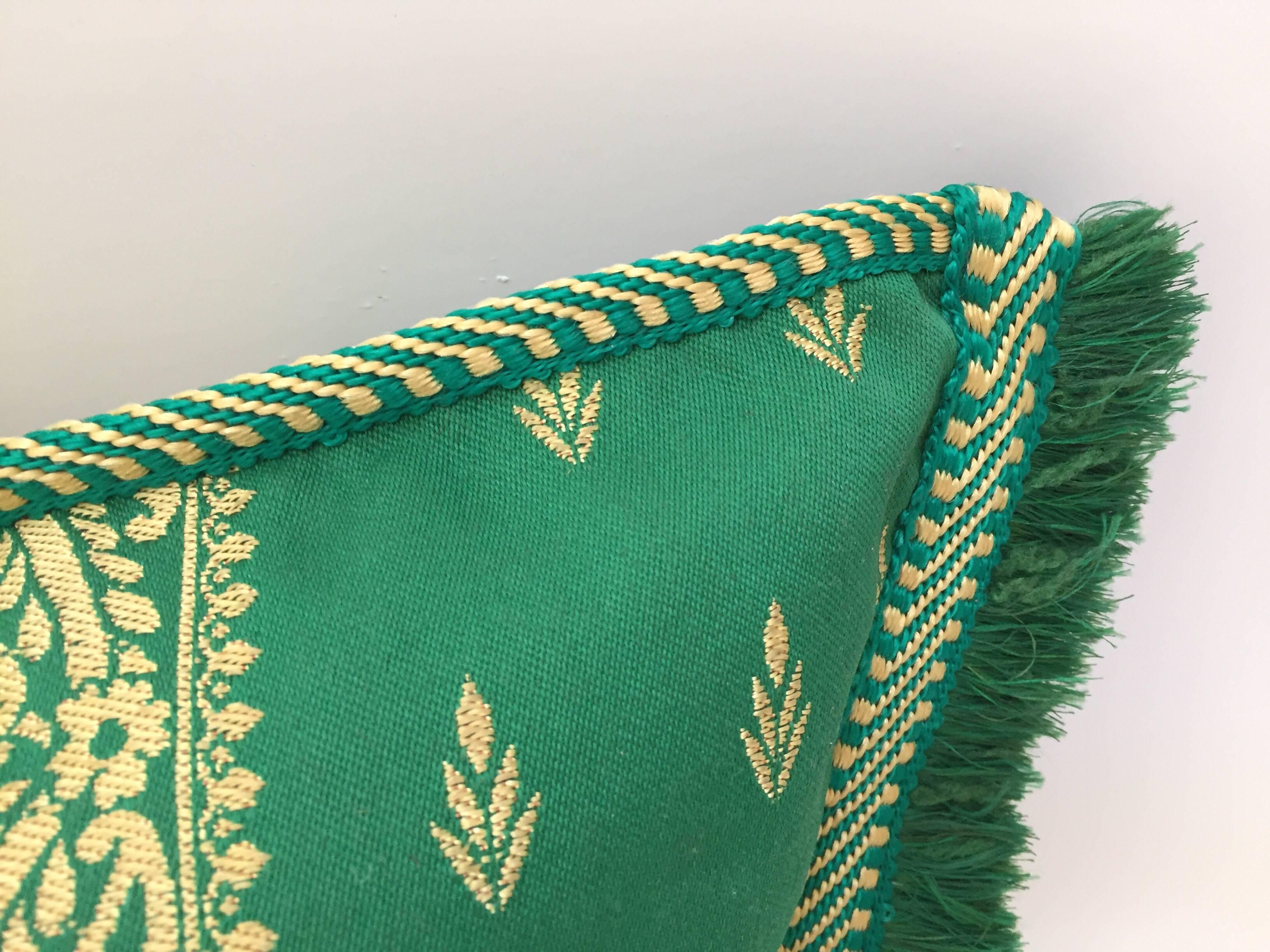 Grande paire de coussins décoratifs lombaires marocains à traversin vert damas en vente 1