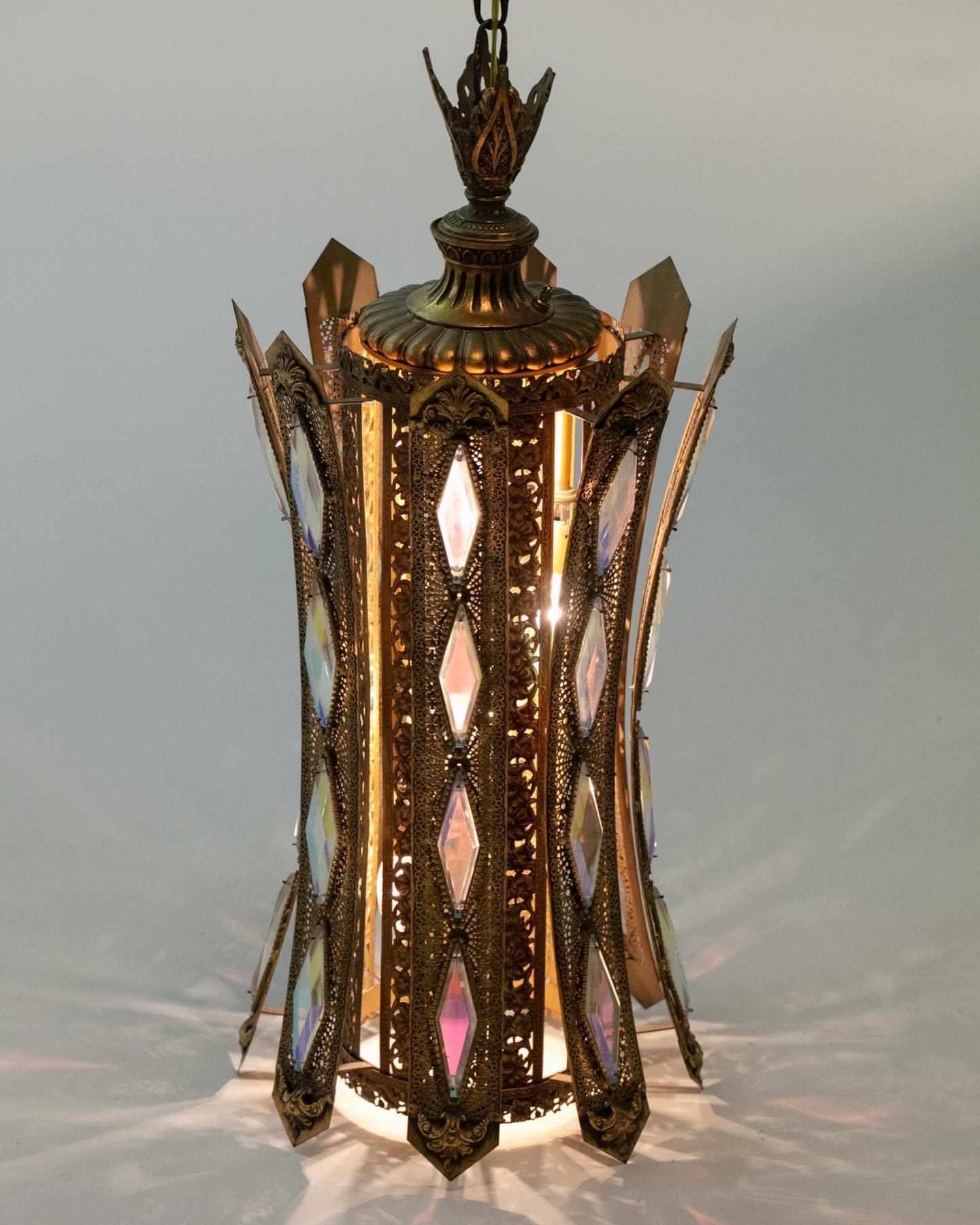 Américain Paire de grandes lampes à suspension de style marocain de Feldman Lighting, circa 1960 en vente