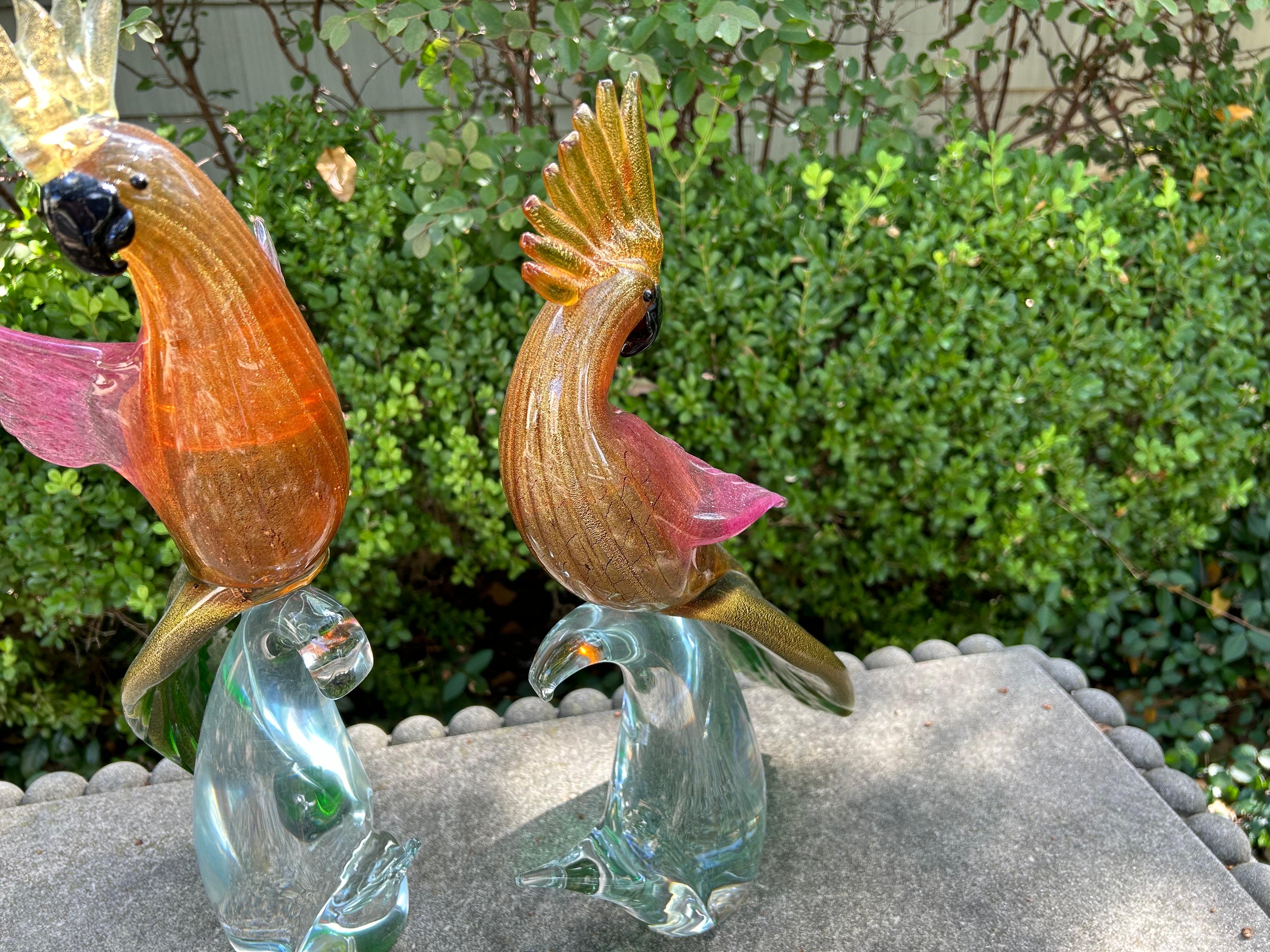 Gran pareja de cacatúas o loros de cristal de Murano atribuidos a Barovier & Toso en venta 2