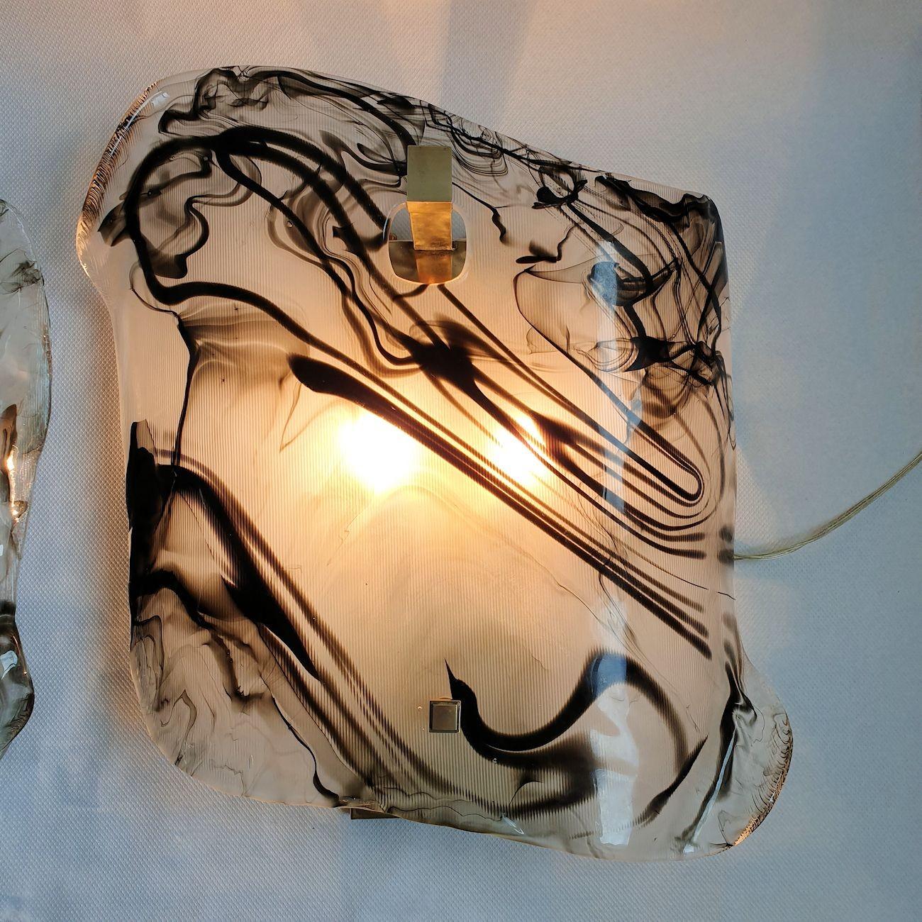 Large Murano glass black and white sconces - a pair In Excellent Condition For Sale In Dallas, TX