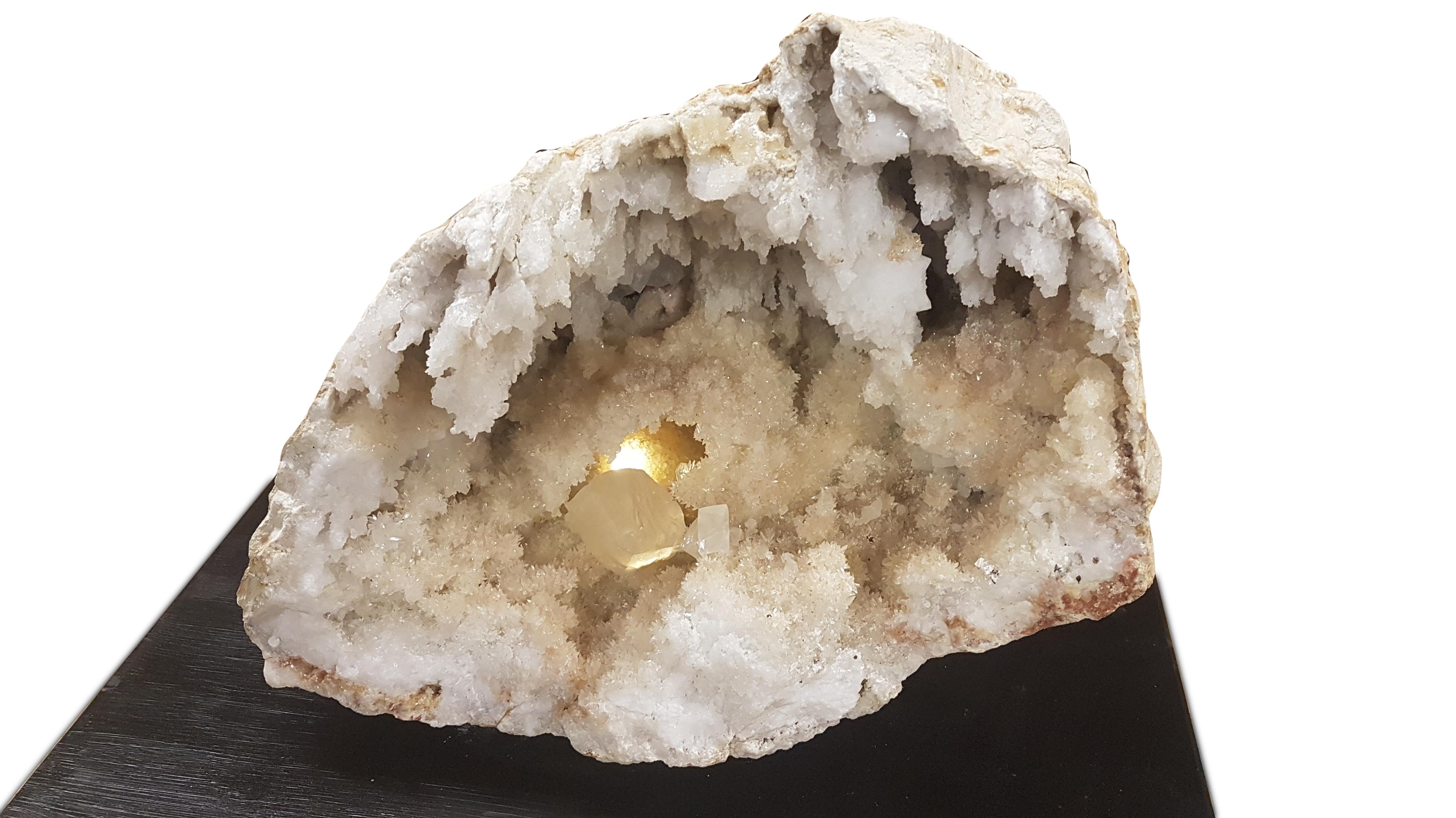 Large Pair of Natural Geodes on Stands with Internal Lights im Angebot 4