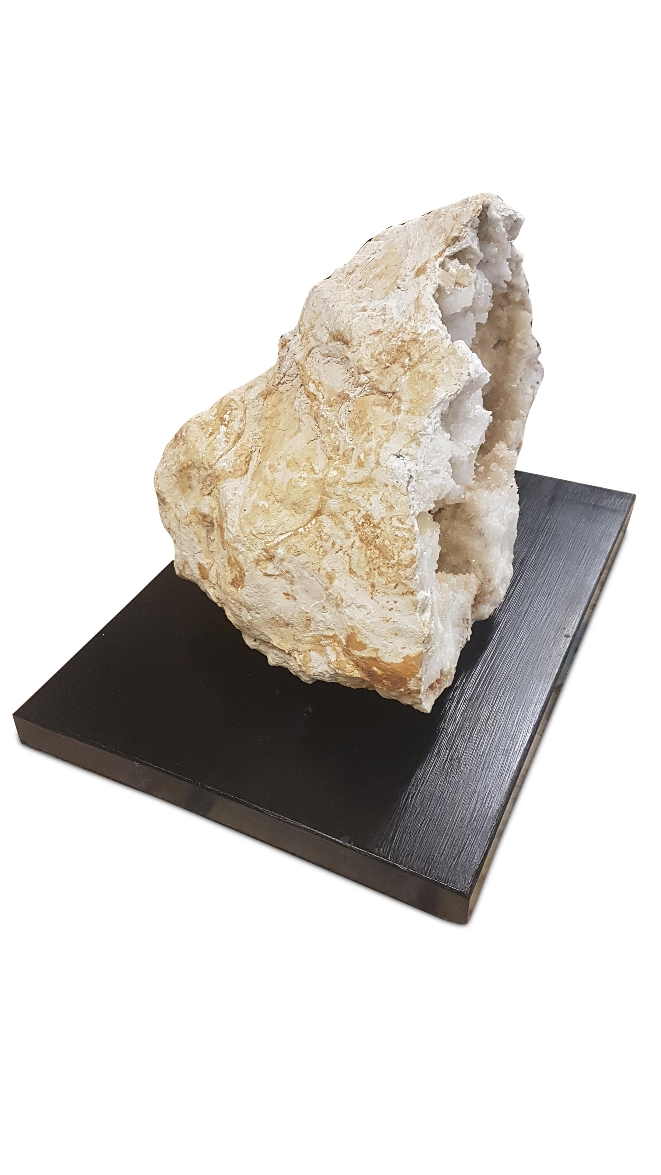 Large Pair of Natural Geodes on Stands with Internal Lights im Angebot 2