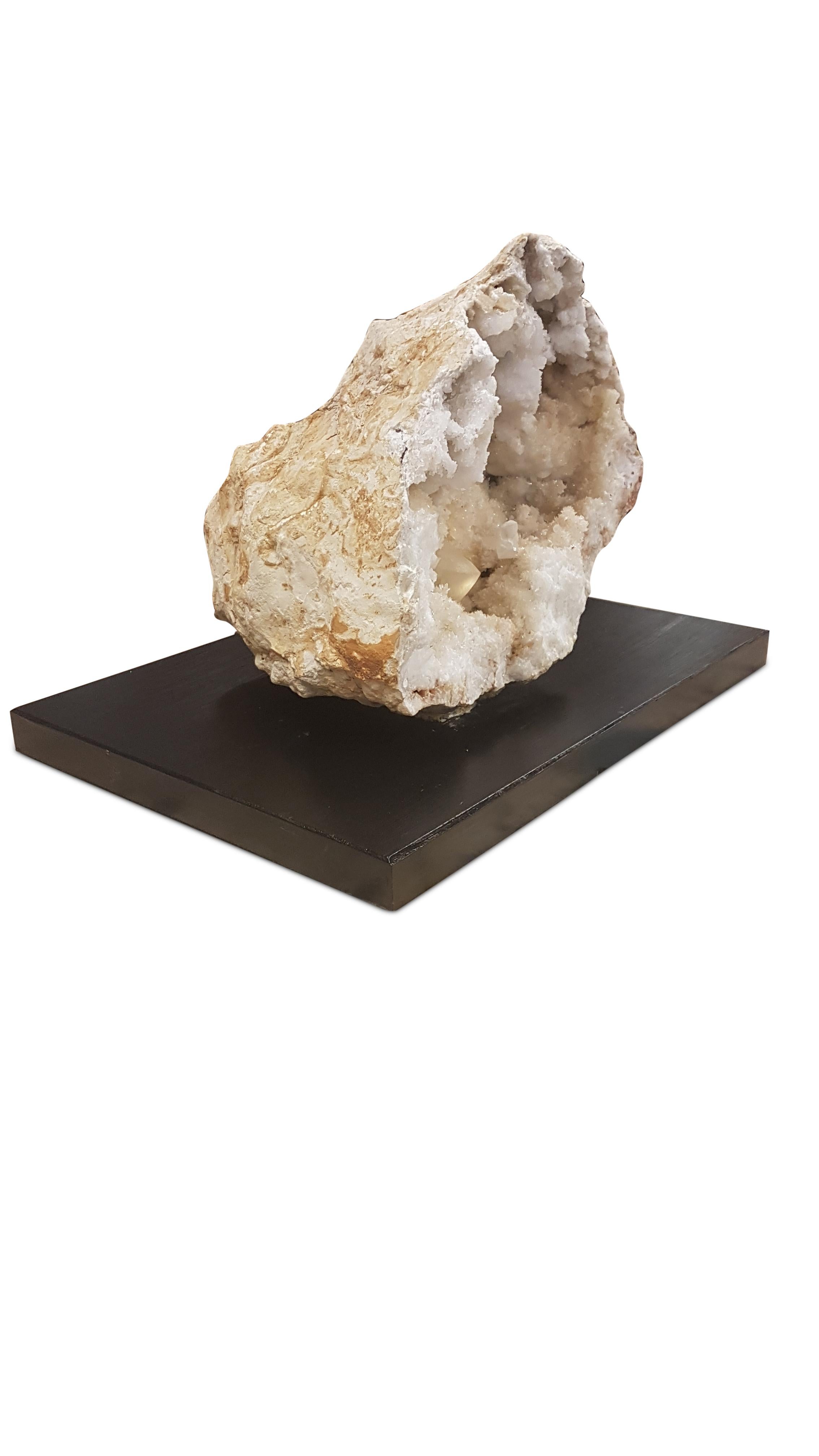 Large Pair of Natural Geodes on Stands with Internal Lights im Angebot 3