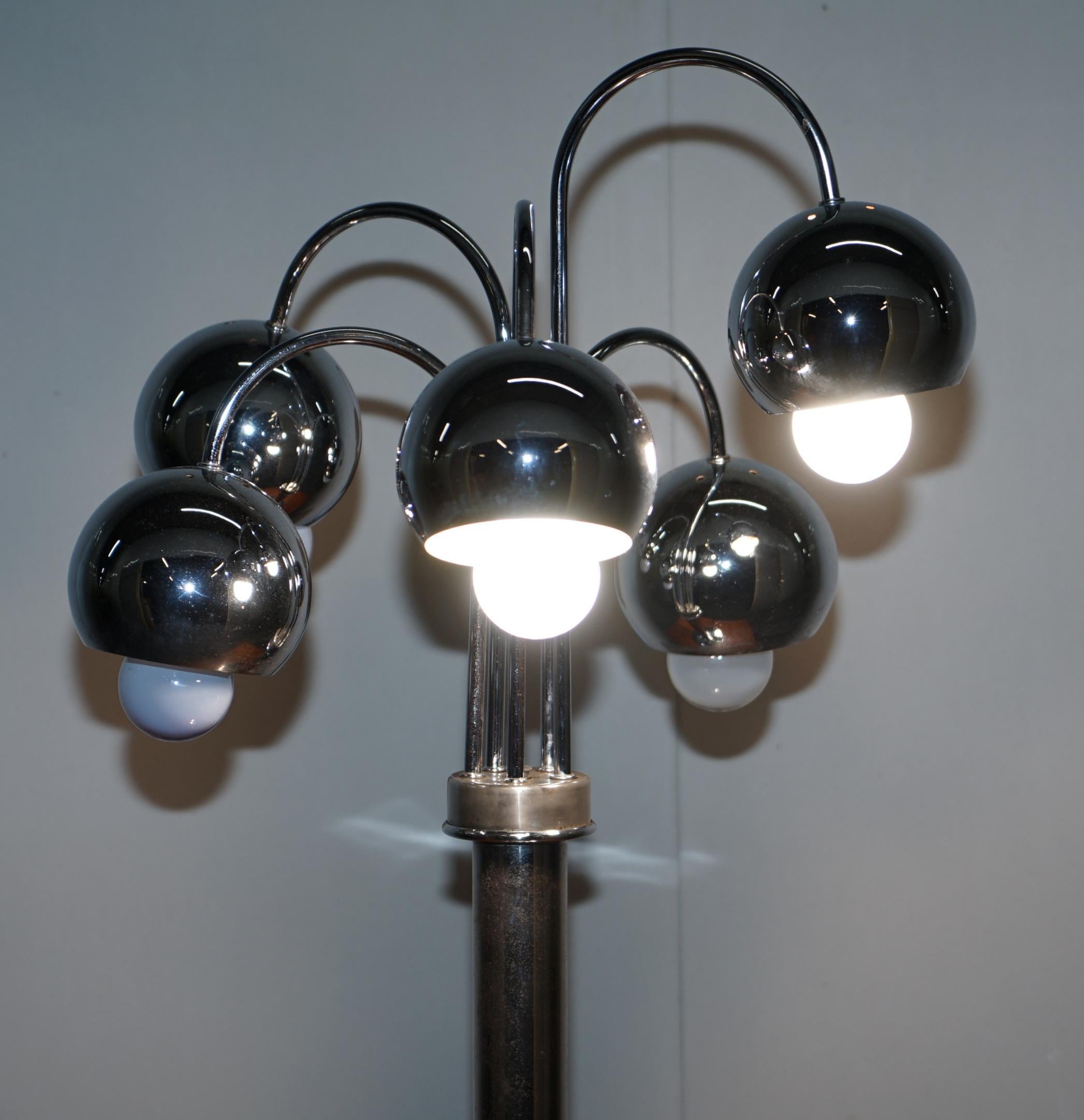 Large Pair of Original American Atomic circa 1940s Polished Chrome Table Lamps For Sale 6