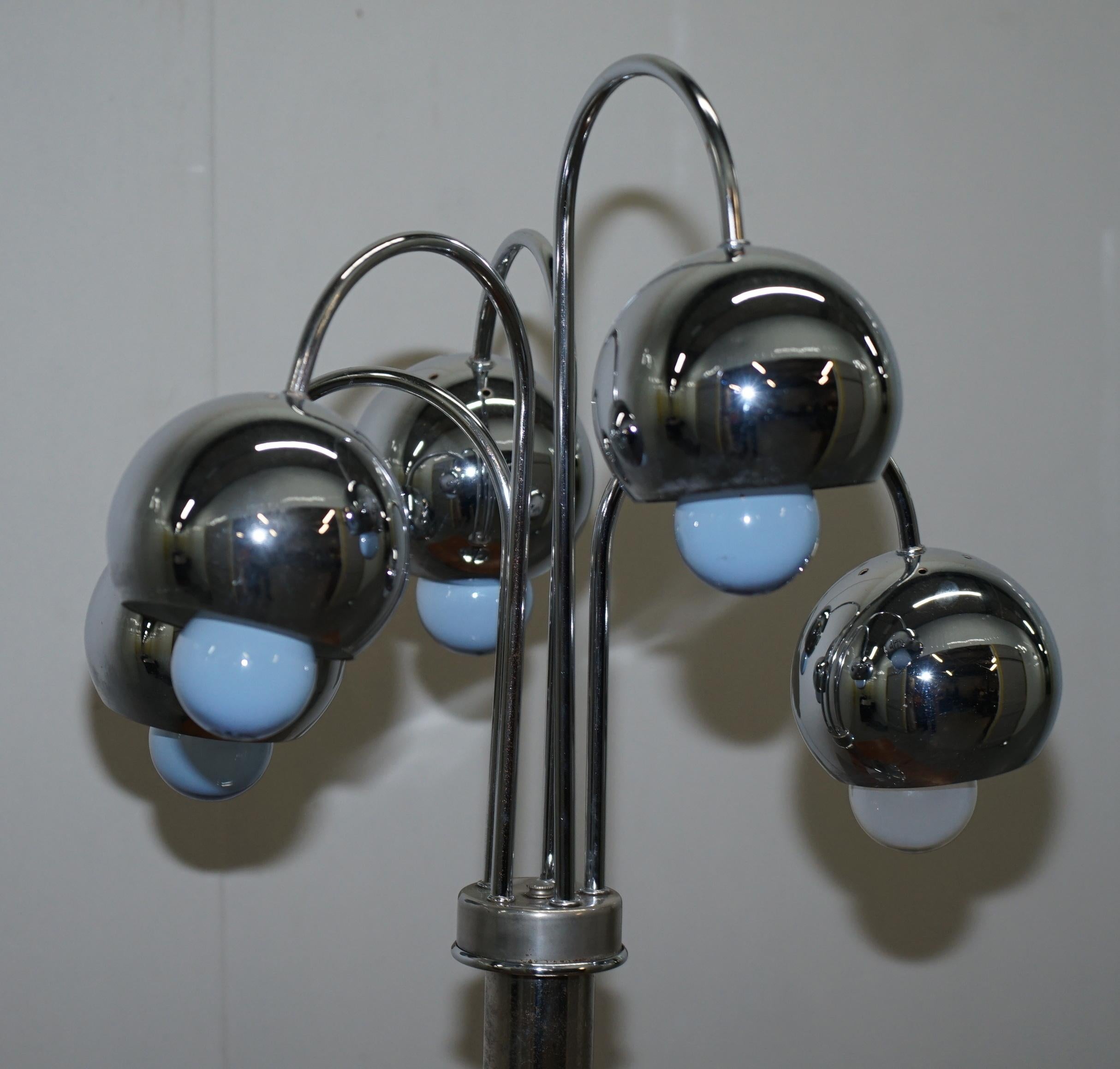 Large Pair of Original American Atomic circa 1940s Polished Chrome Table Lamps For Sale 1