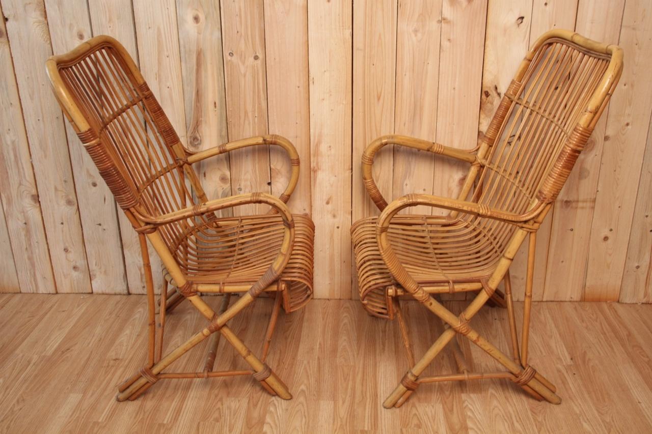 large pair of rattan armchairs, in very good condition.
 