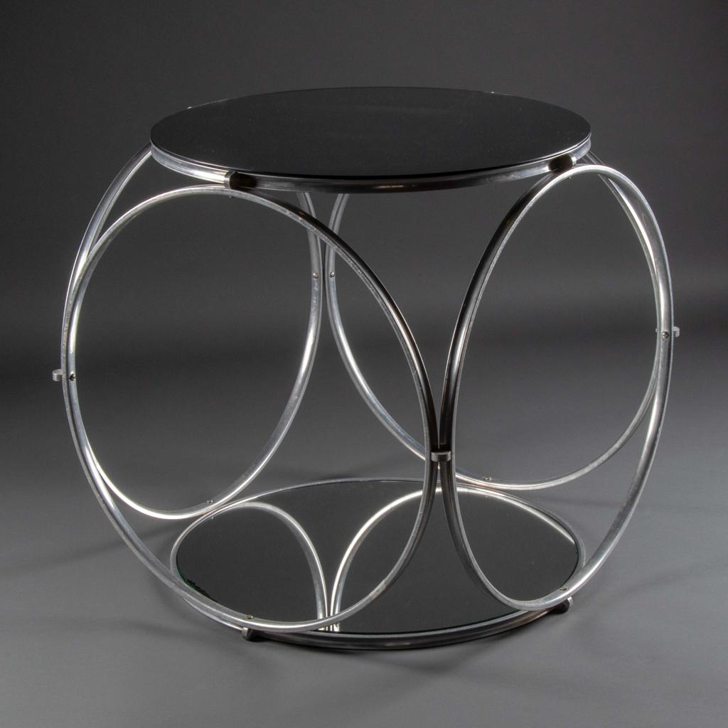 20th Century Large pair of round-square polished aluminium modernist gueridons - Mid XXth c. For Sale