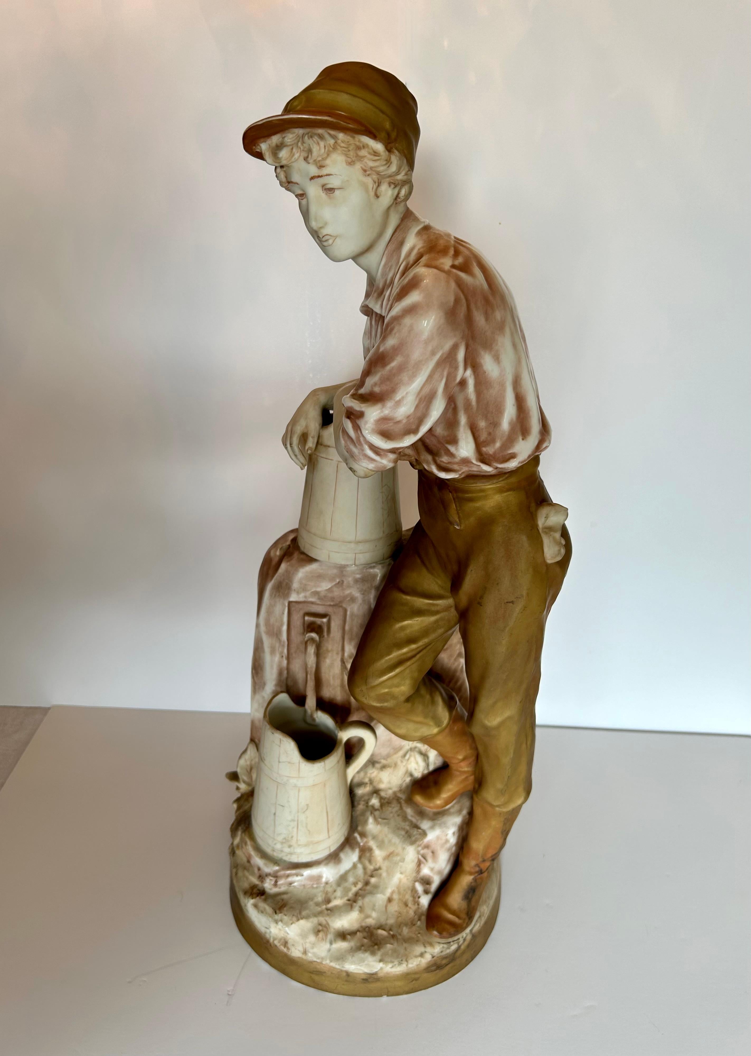 Coppia di statuette Royal Dux di grandi dimensioni in vendita 1
