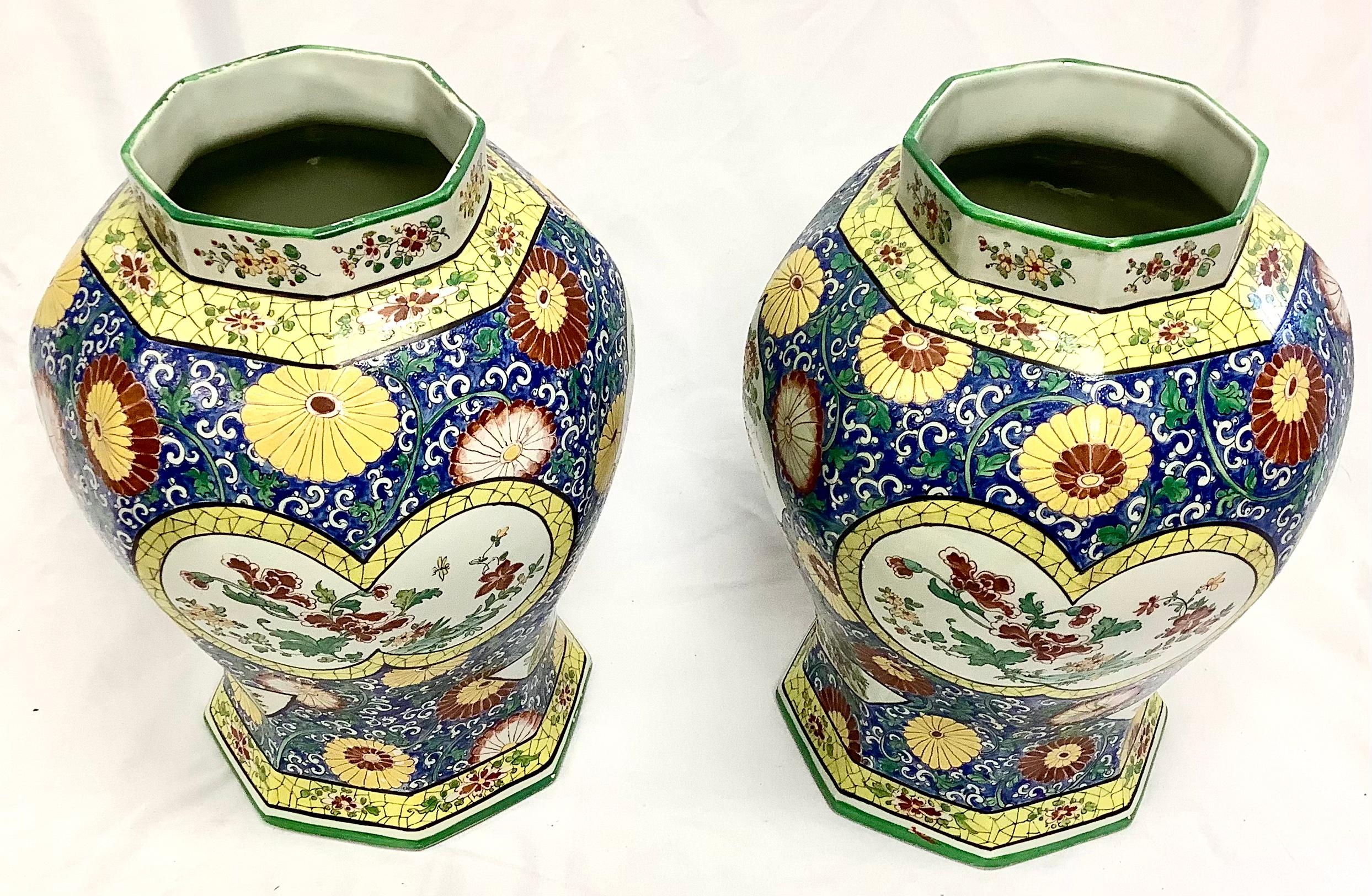 Large Pair of Sampson Style Porcelain Vases with Lids In Good Condition For Sale In Bradenton, FL