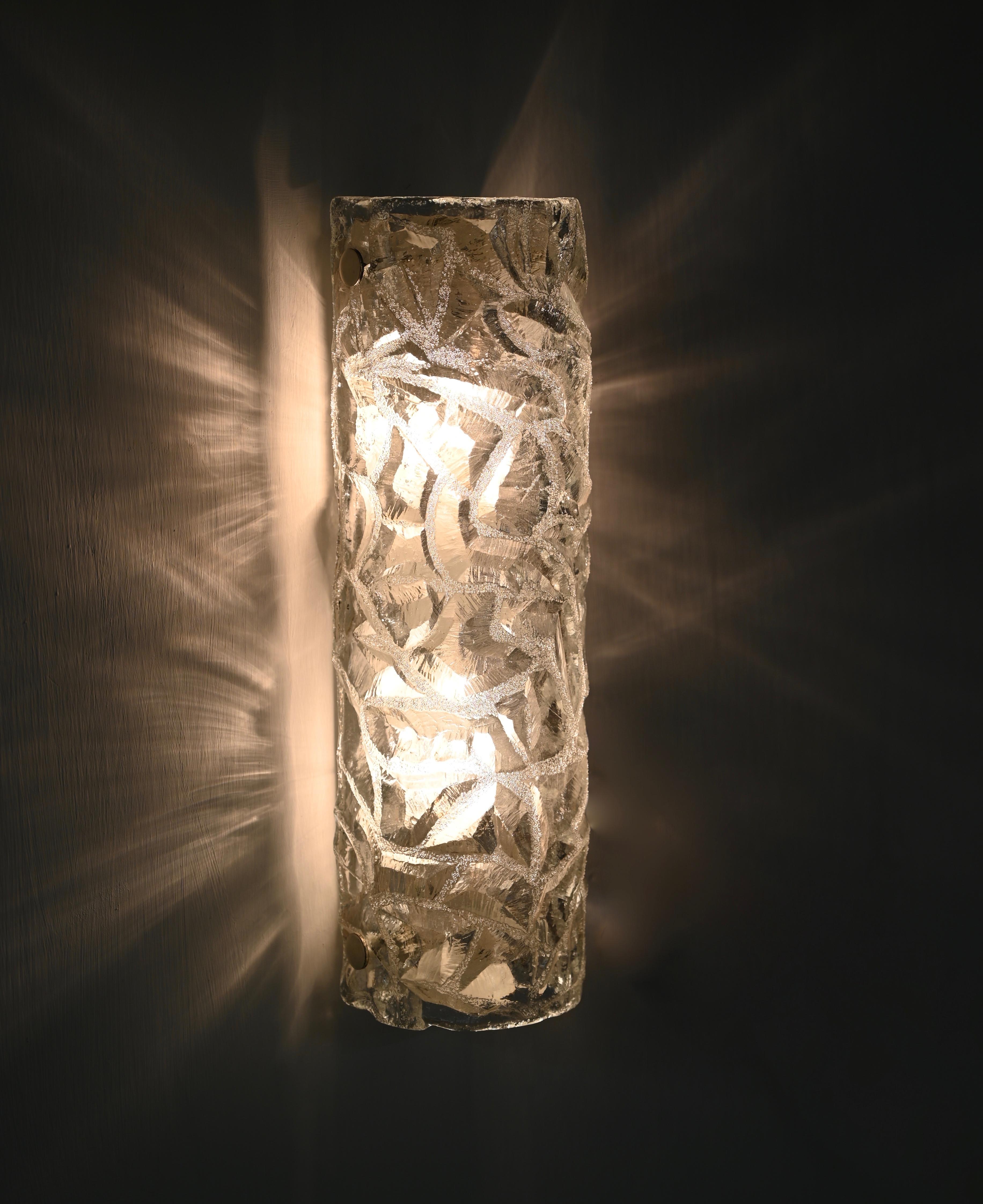 Large Pair of Sconces in Murano Ice-Glass by Kalmar Kaiser, Italy, 1960s im Angebot 4