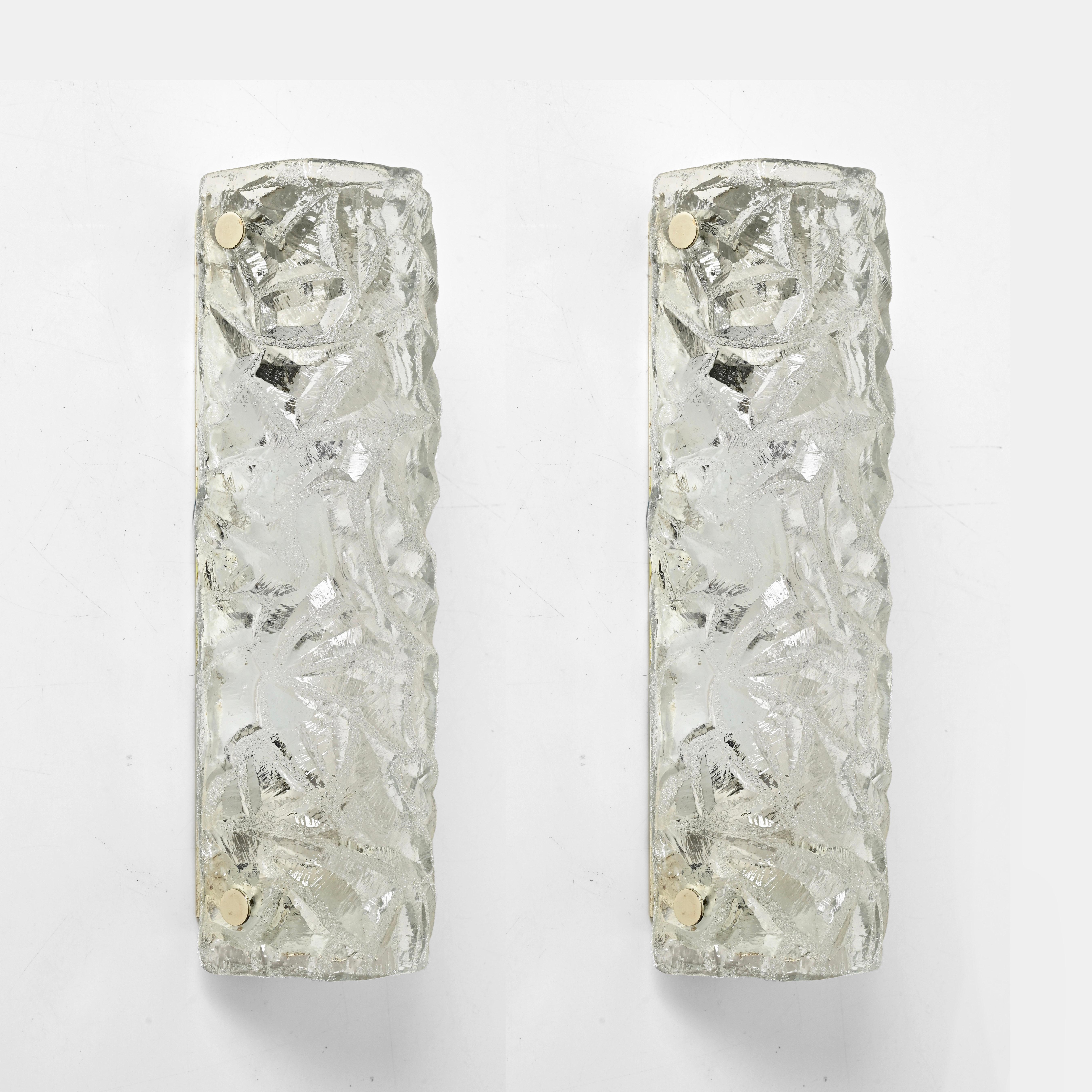 Large Pair of Sconces in Murano Ice-Glass by Kalmar Kaiser, Italy, 1960s (Moderne der Mitte des Jahrhunderts) im Angebot
