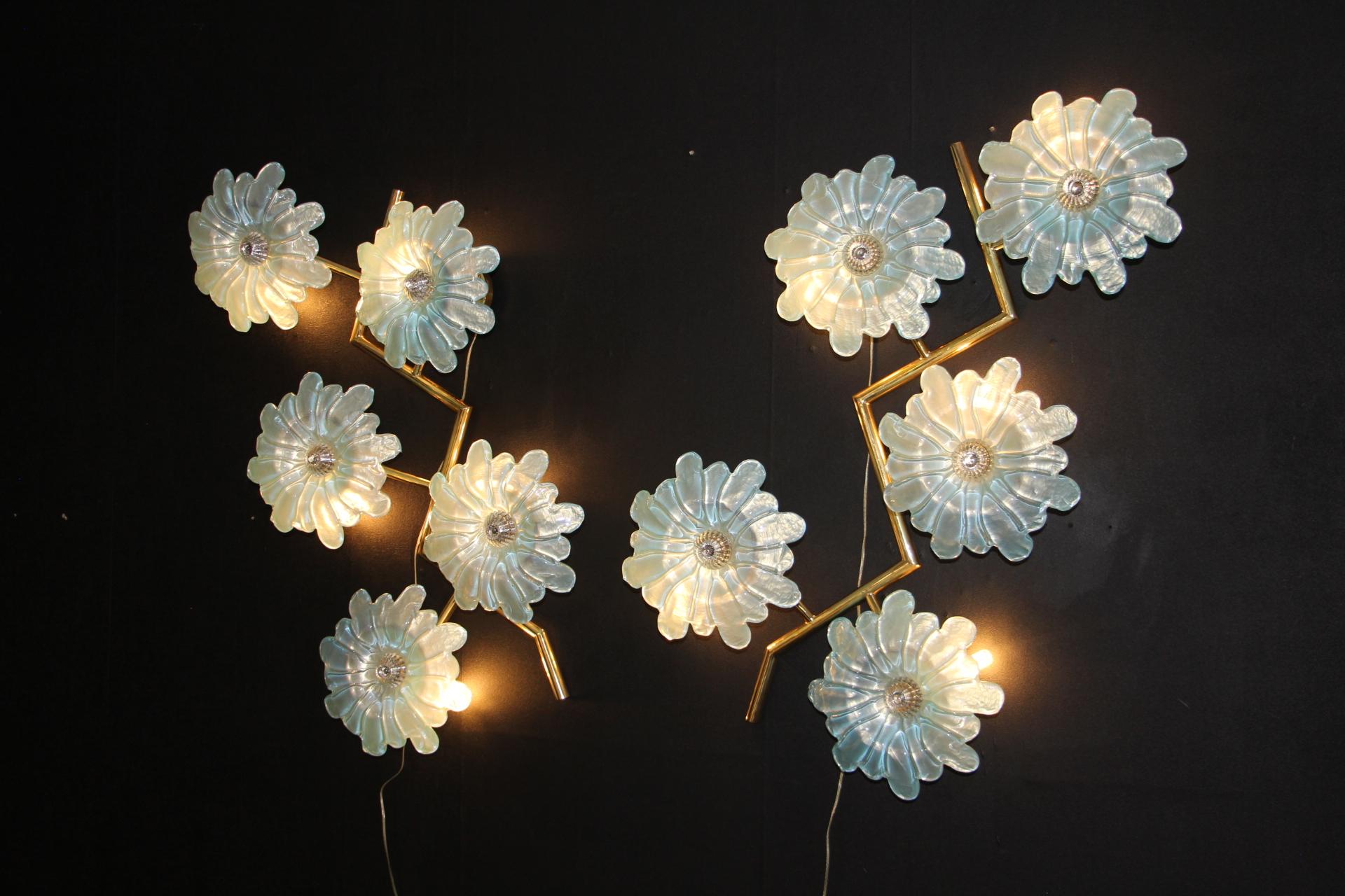 Large Pair of Sconces with Iridescent Blue Murano Glass Flowers, Blue Wall Light For Sale 4