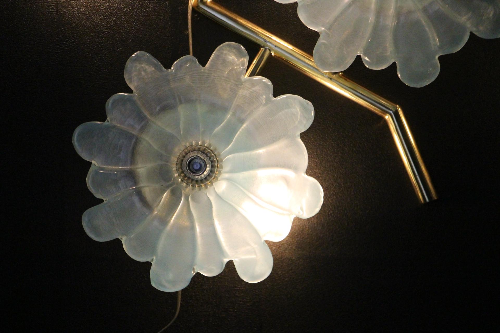 Large Pair of Sconces with Iridescent Blue Murano Glass Flowers, Blue Wall Light For Sale 7
