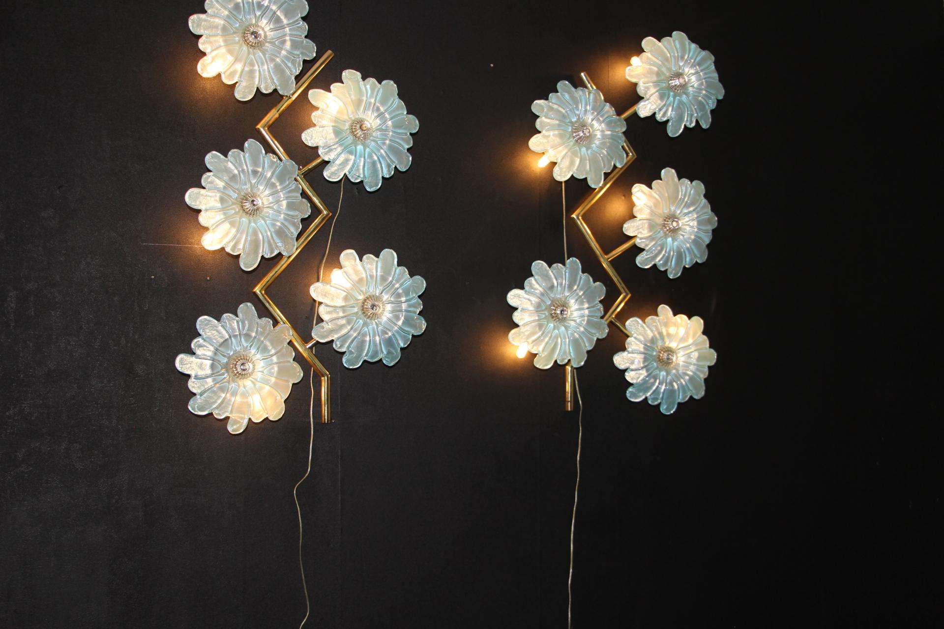 Large Pair of Sconces with Iridescent Blue Murano Glass Flowers, Blue Wall Light For Sale 10
