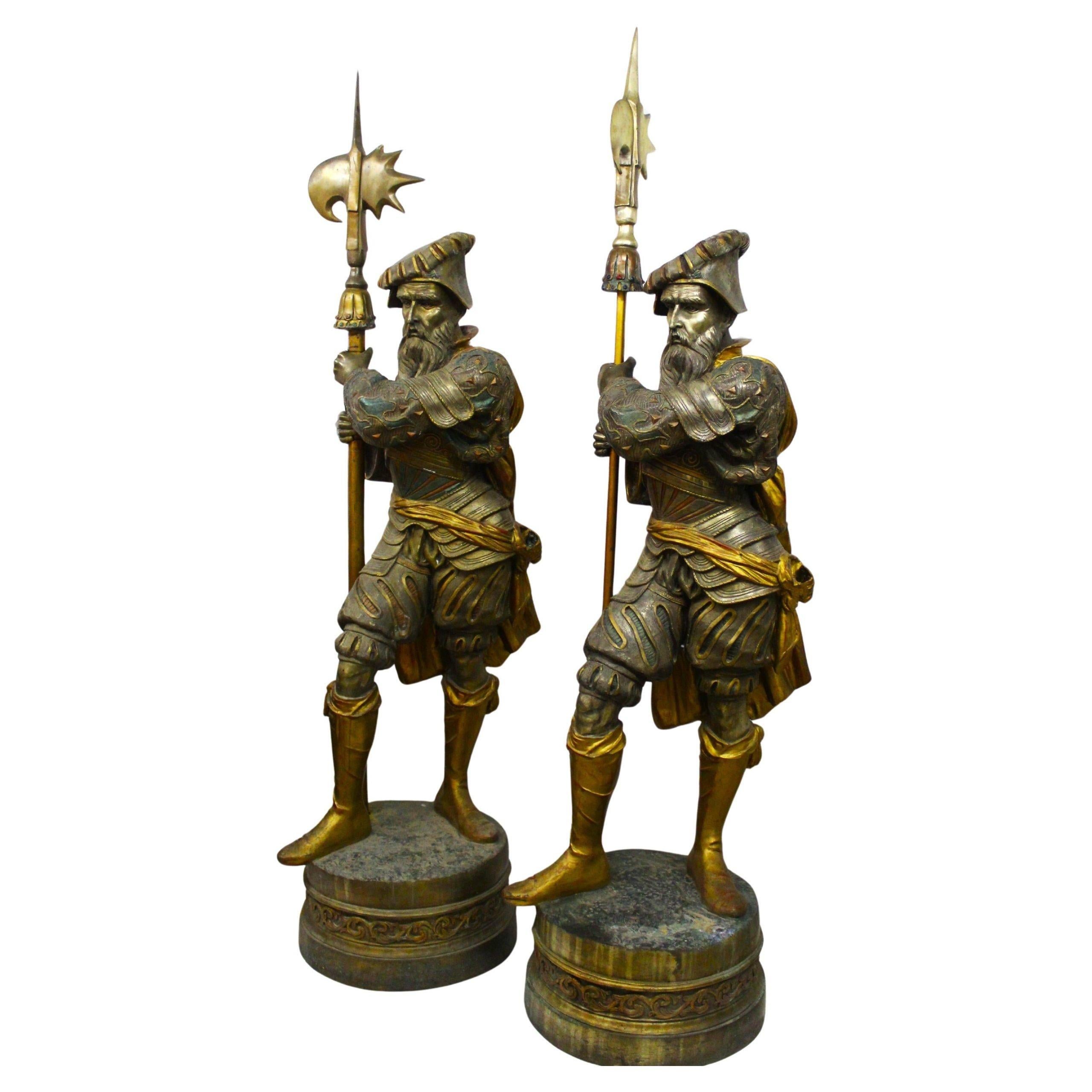 Bronzo Grande coppia di soldati in bronzo argentato 240 cm in vendita