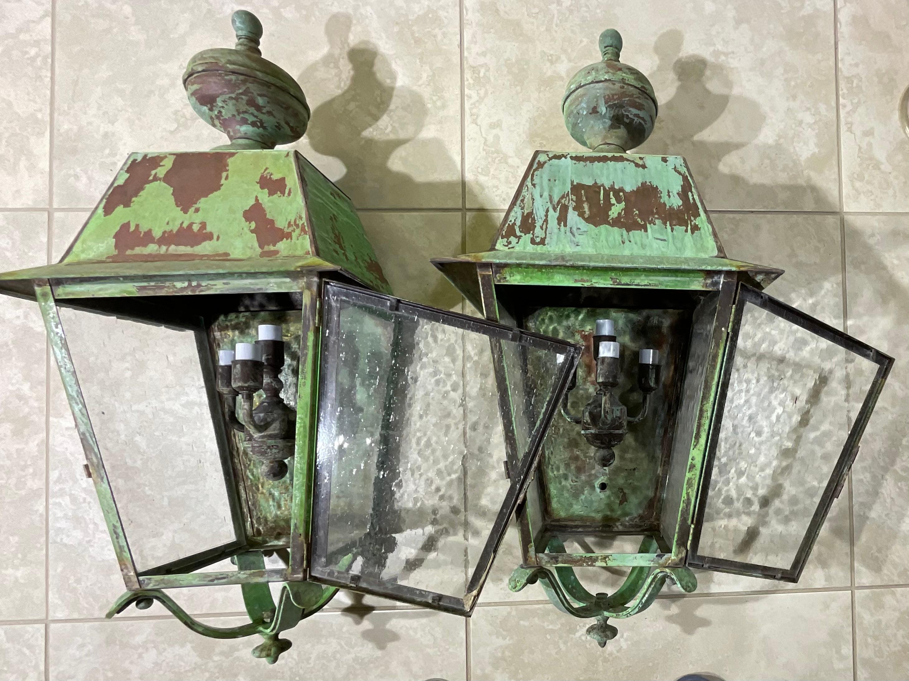 American Classical Large Pair of Solid Brass Wall Lantern For Sale