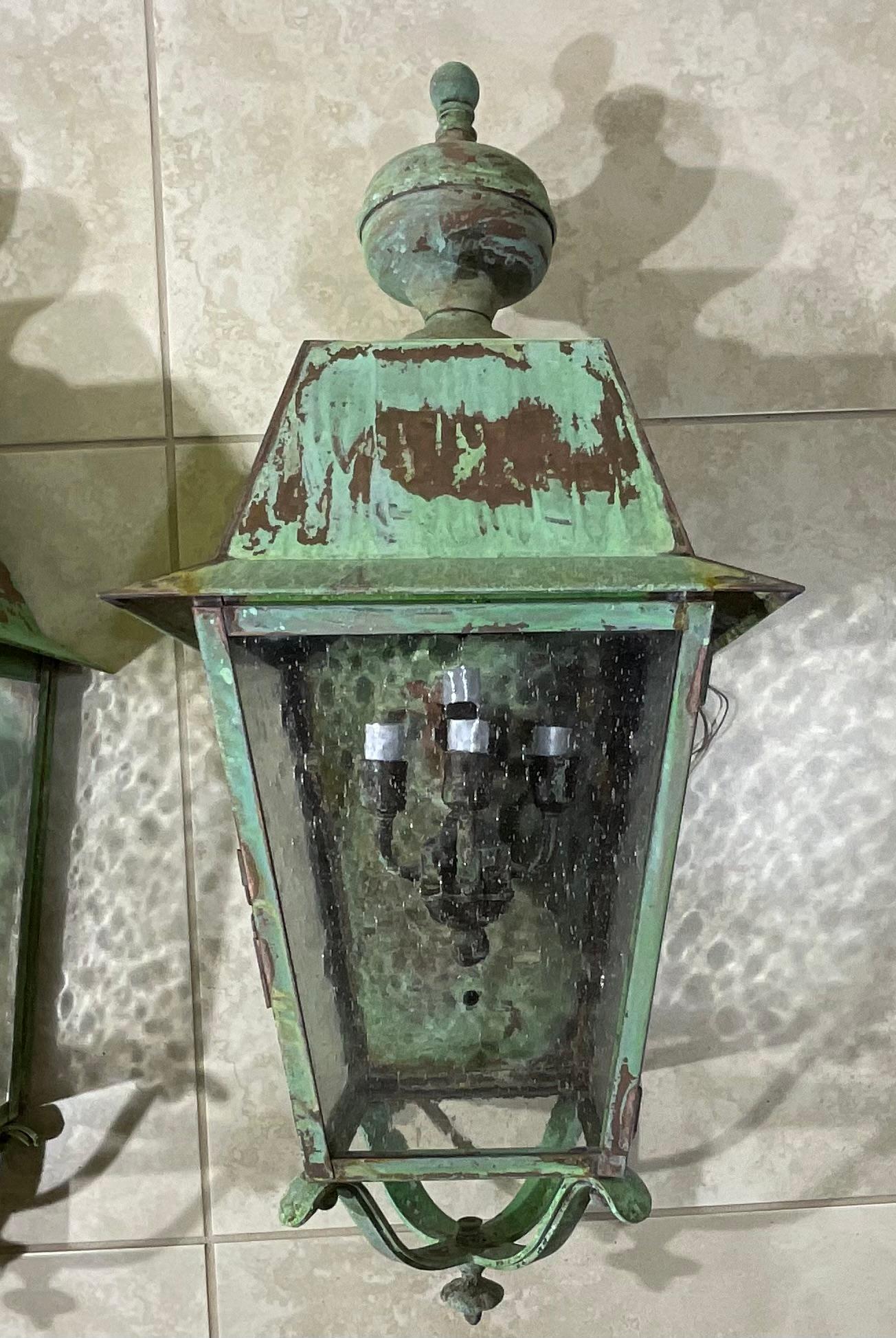 Large Pair of Solid Brass Wall Lantern In Good Condition For Sale In Delray Beach, FL