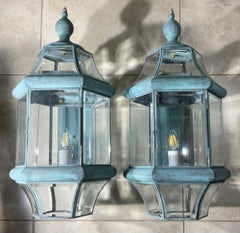 Pareja grande de faroles de latón macizo, hechos a mano y montados en la pared 24" de alto x 11" de ancho x 12" de profundidad