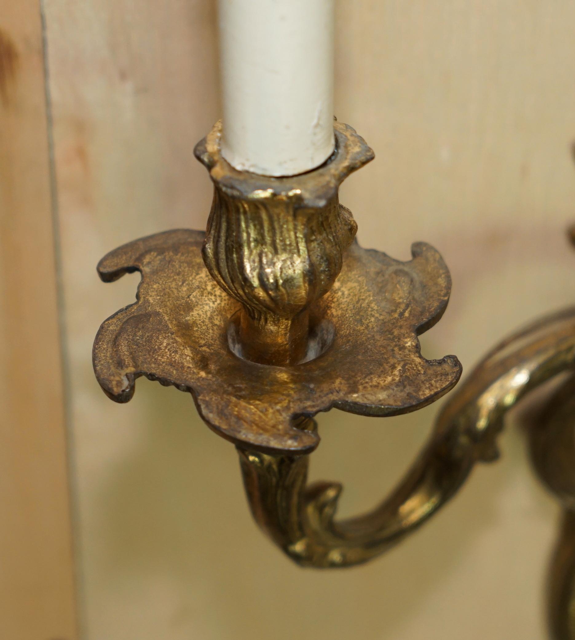 Doré Grande paire d'étonnantes lampes à baldaquin françaises antiques des années 1920 en vente