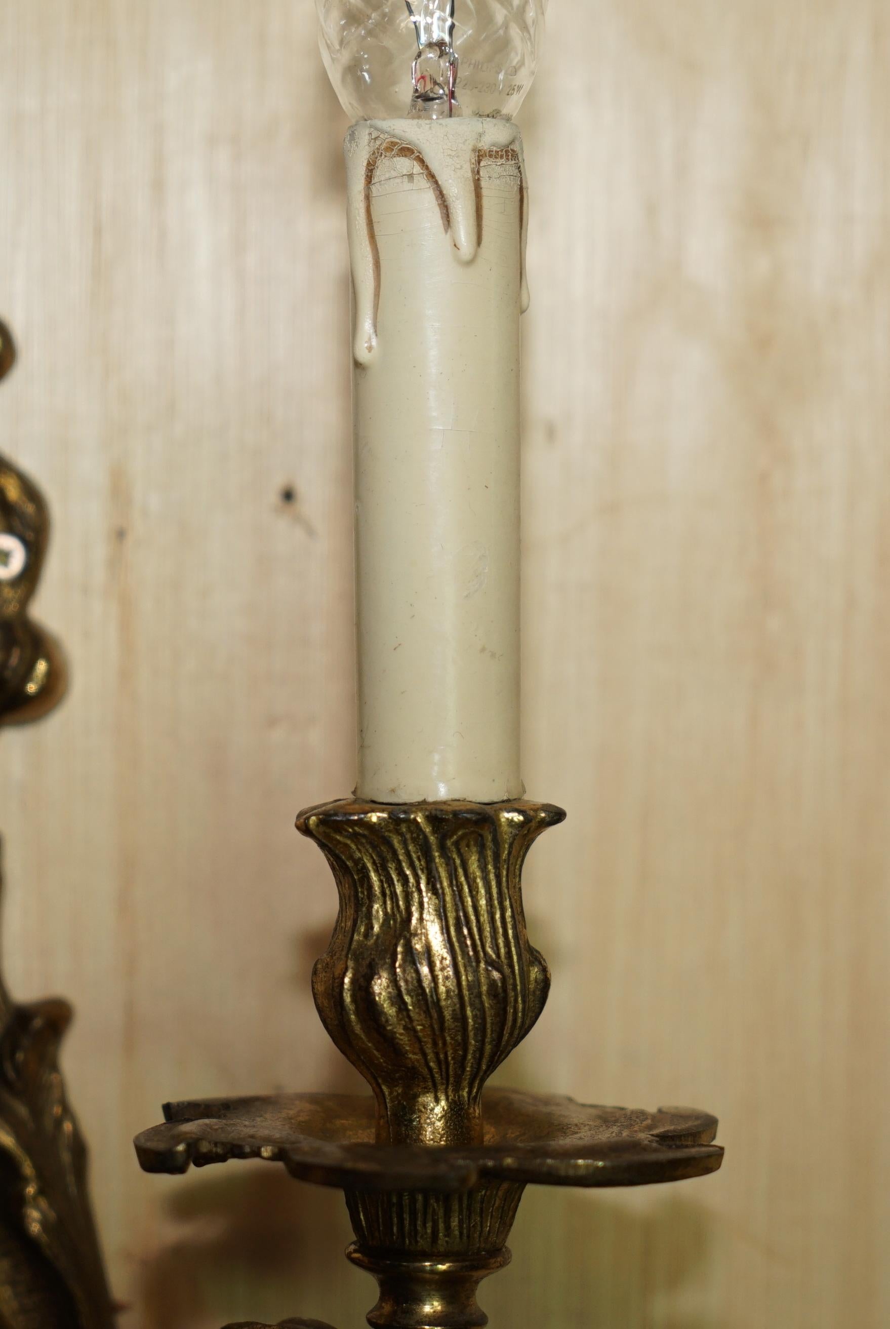 Bronze Grande paire d'étonnantes lampes à baldaquin françaises antiques des années 1920 en vente