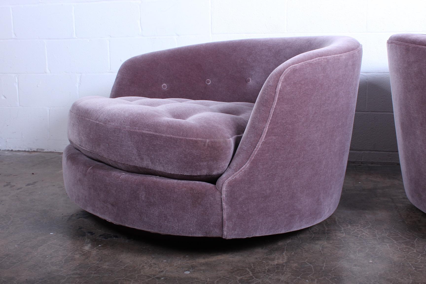 Mohair Large Pair of Swivel Chairs Designed by Milo Baughman