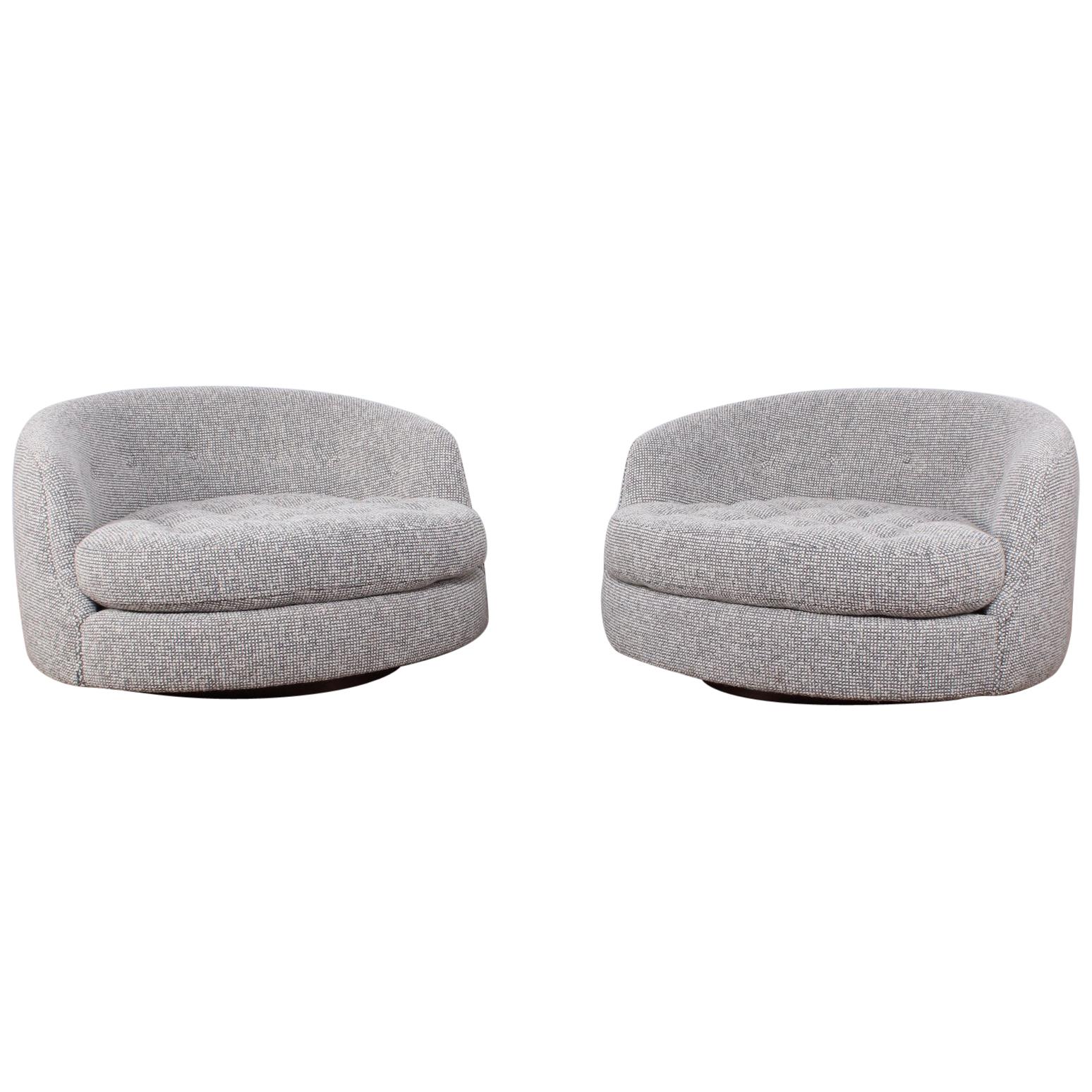 Large Pair of Swivel Chairs Designed by Milo Baughman