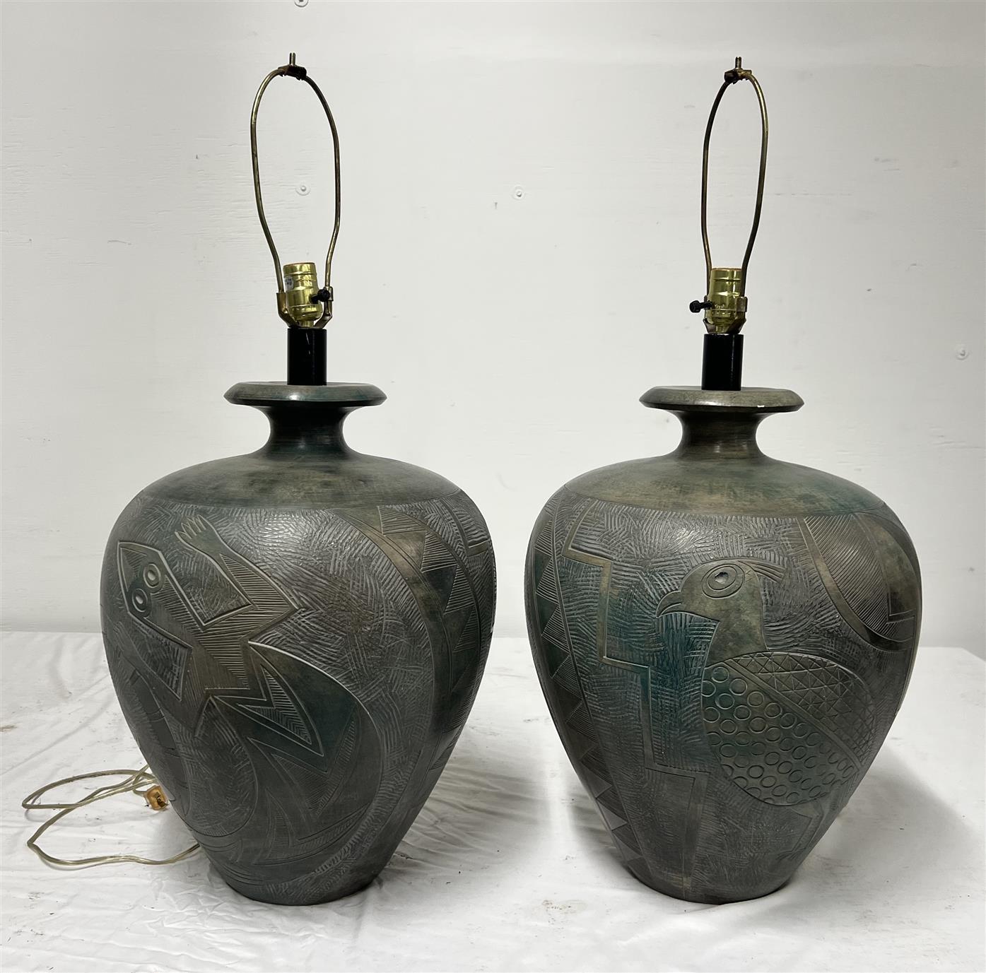 Coppia di lampade da tavolo grandi in vendita 1