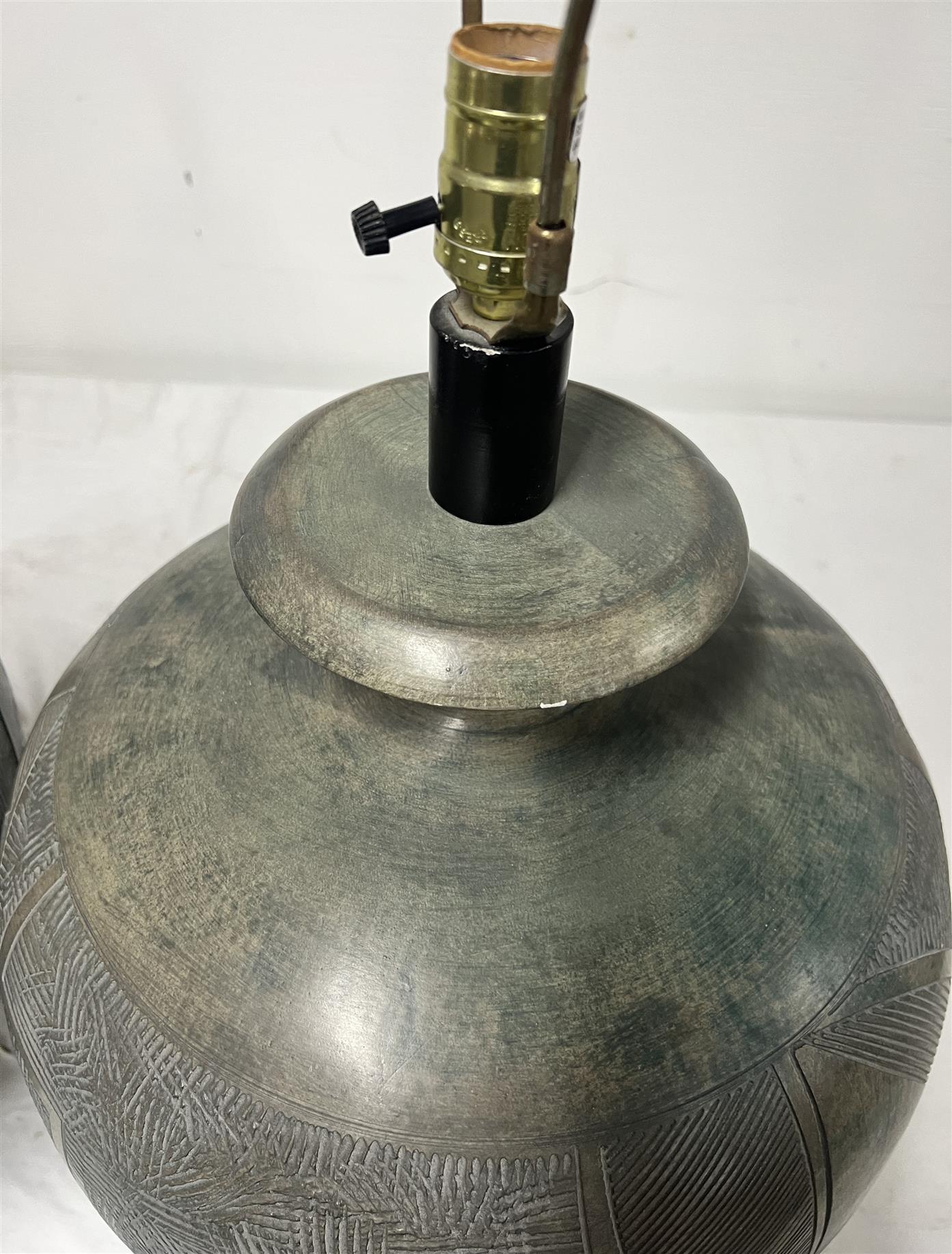 Coppia di lampade da tavolo grandi in vendita 2
