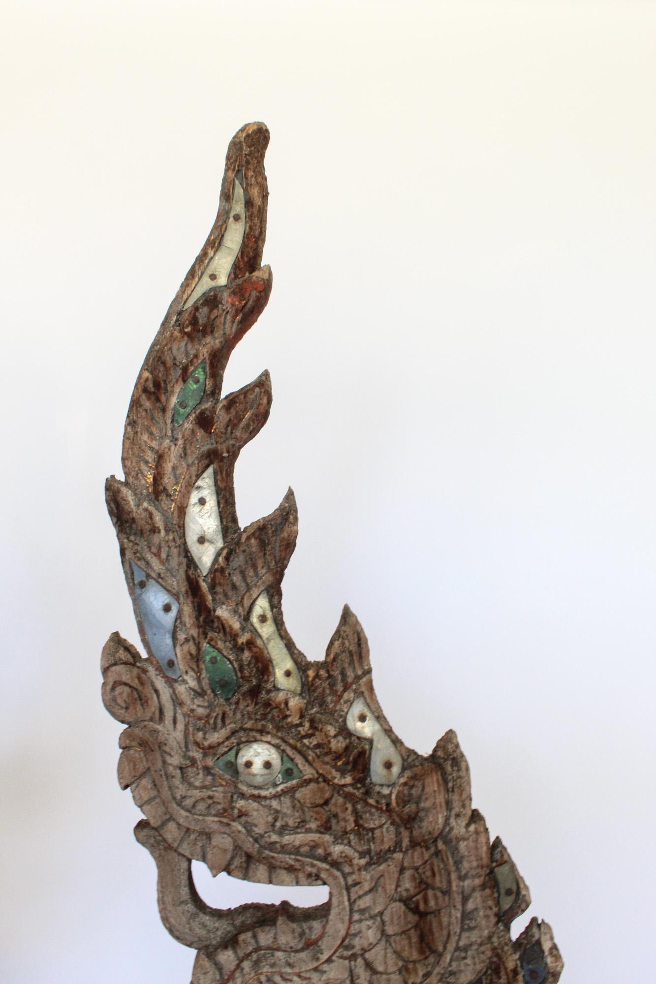 Grande coppia di sculture Naga thailandesi su basi di lucite, 1880 circa in vendita 1