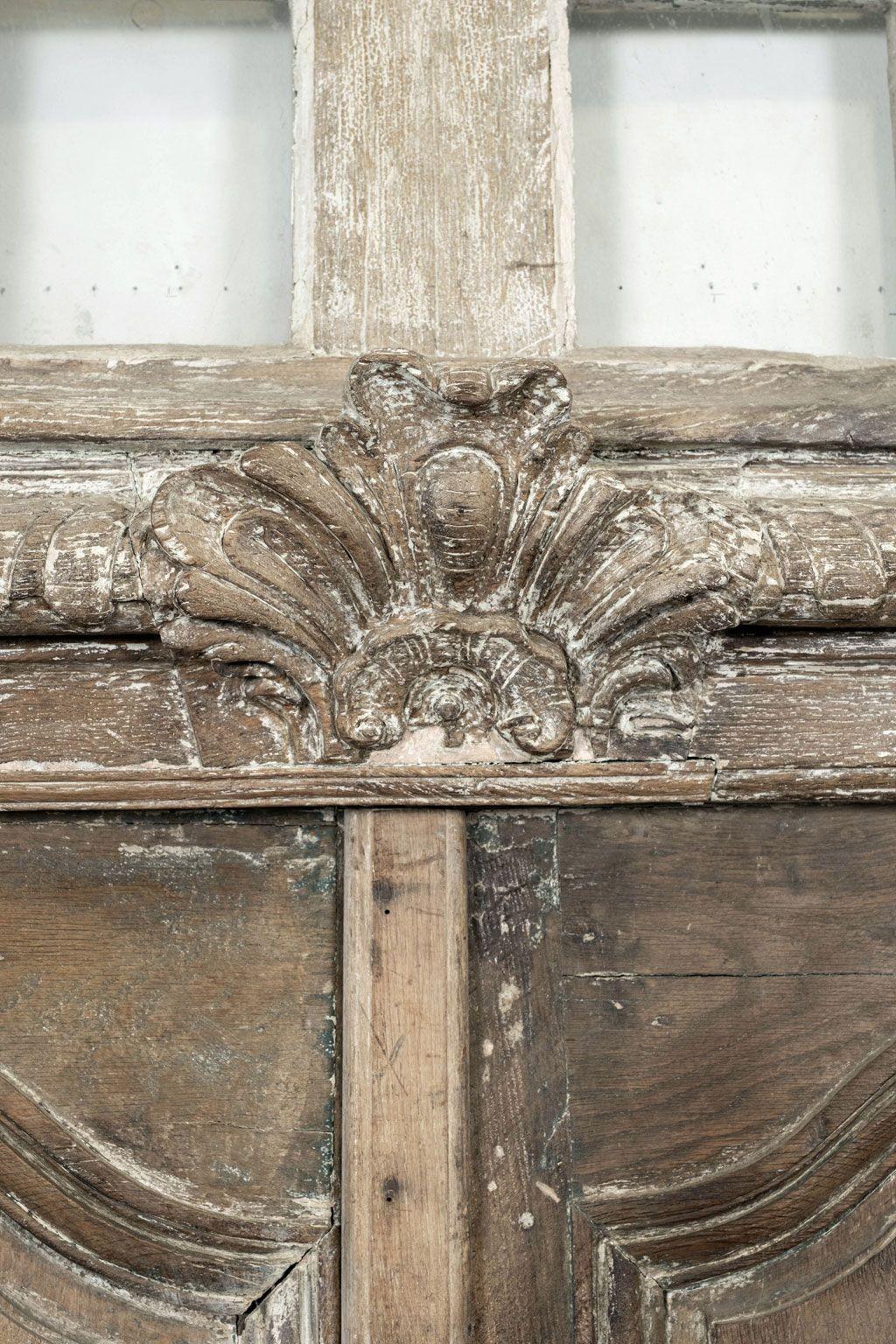 Large Pair of Transomed Louis XV Doors In Good Condition For Sale In Houston, TX
