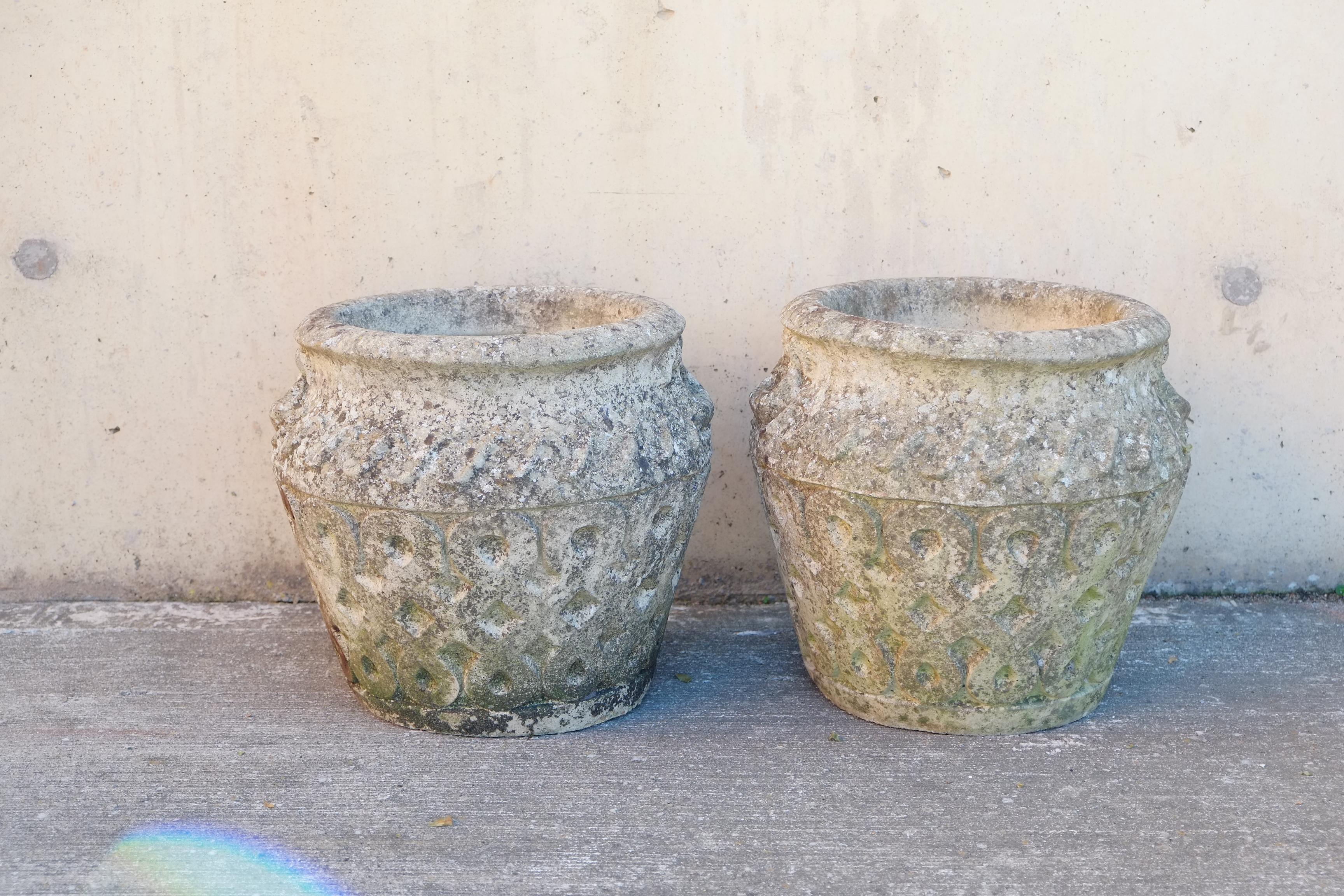 Large pair of vintage Cotswold planters with lovely patina In Fair Condition In Leicester, GB