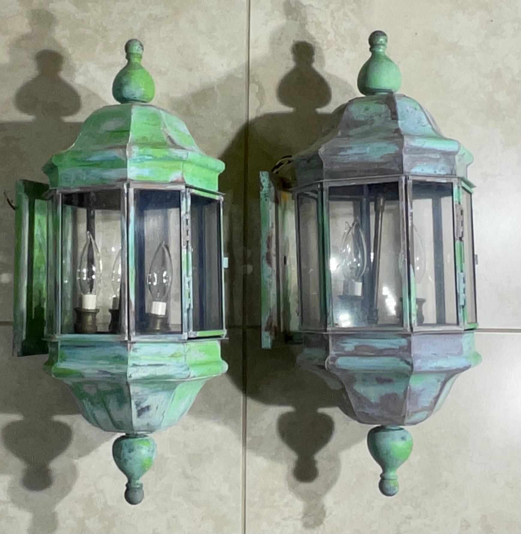Large Pair of Vintage Handcrafted Wall-Mounted Solid Brass Lantern For Sale 3