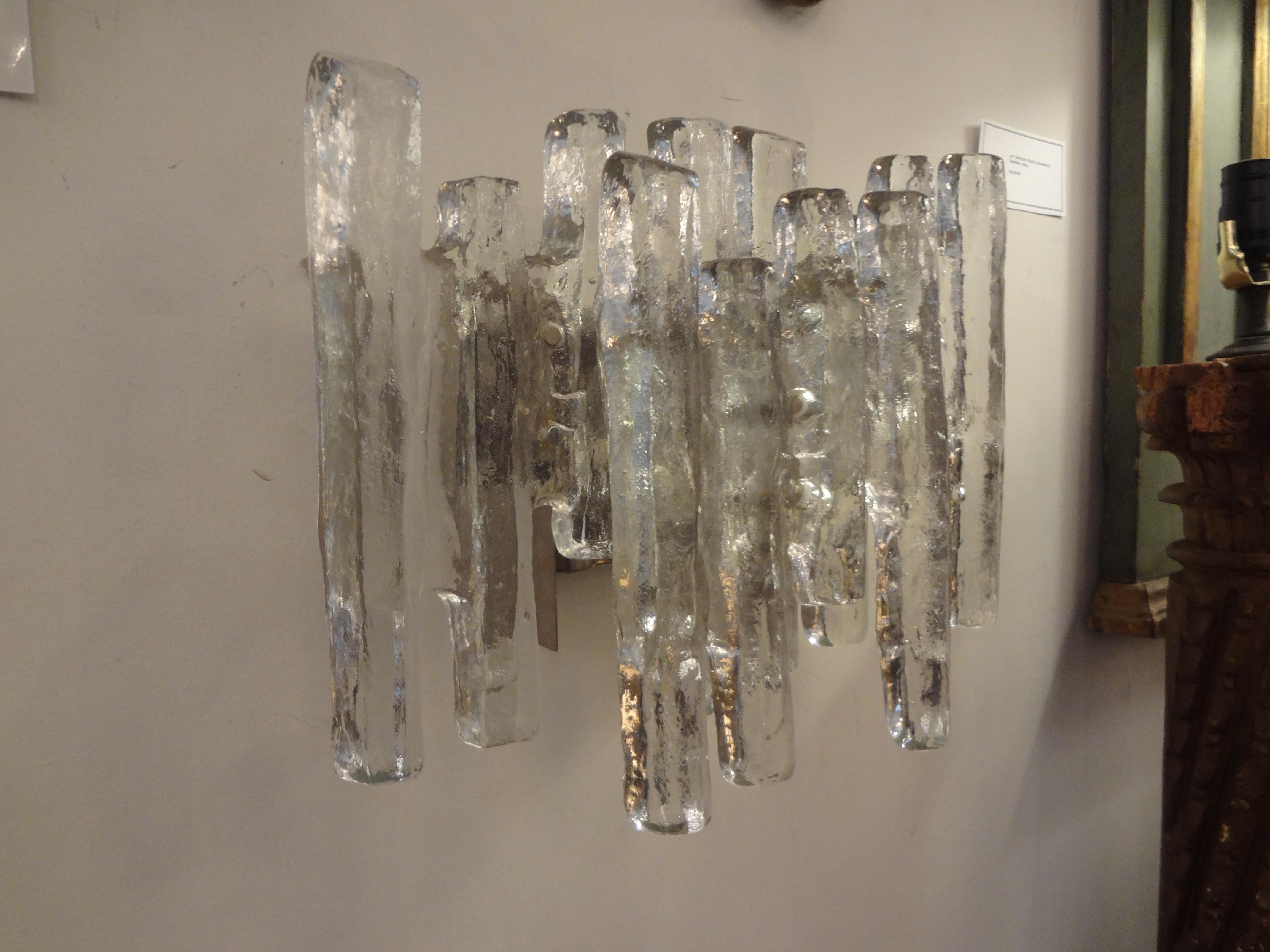 Großes Paar Kalmar „Eisblock“-Glas-Wandleuchter, Vintage im Zustand „Gut“ im Angebot in Houston, TX