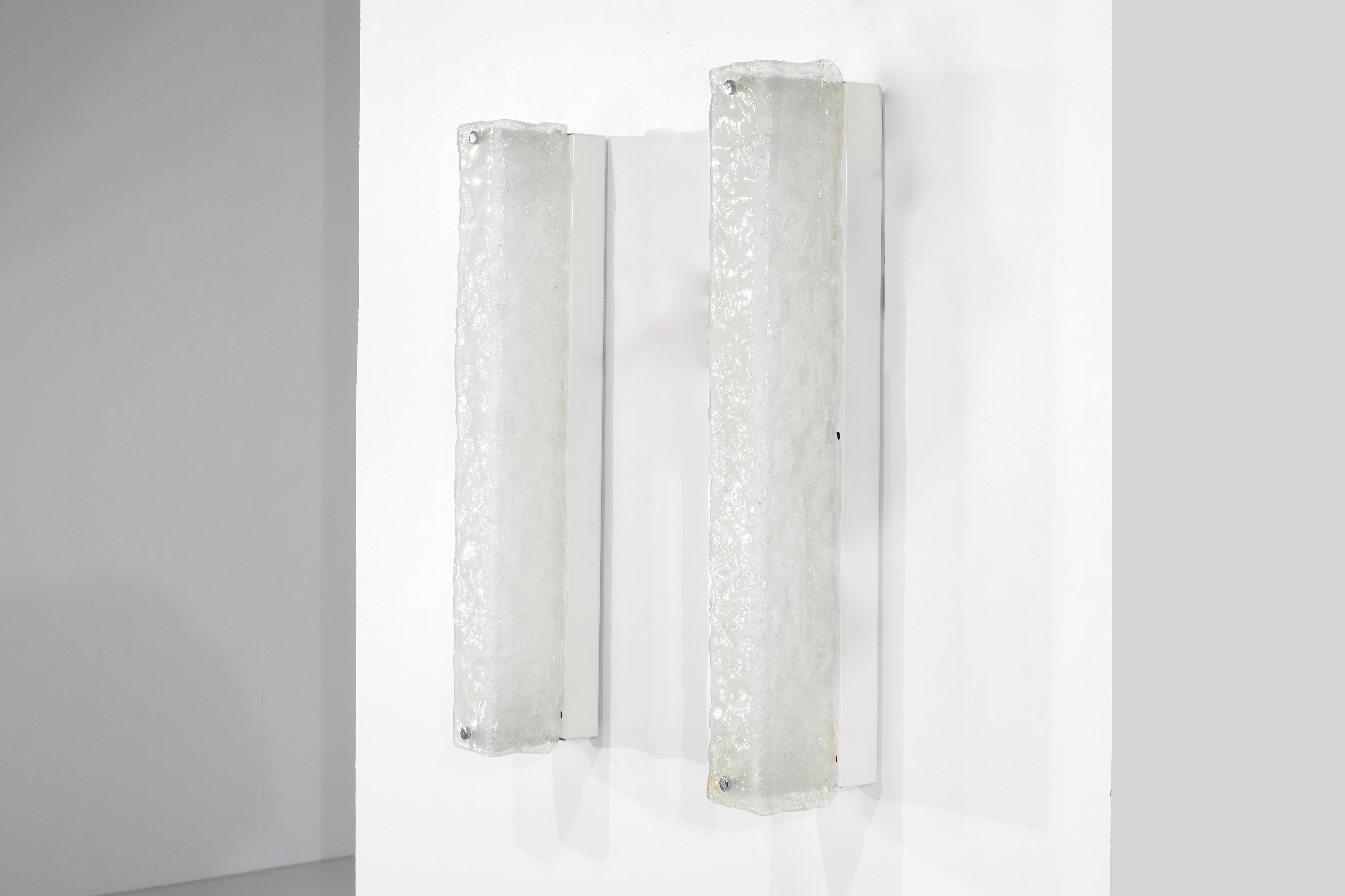 Großes Paar Wandleuchten aus Murano-Glas, Italien 1970er Jahre. (Ende des 20. Jahrhunderts) im Angebot