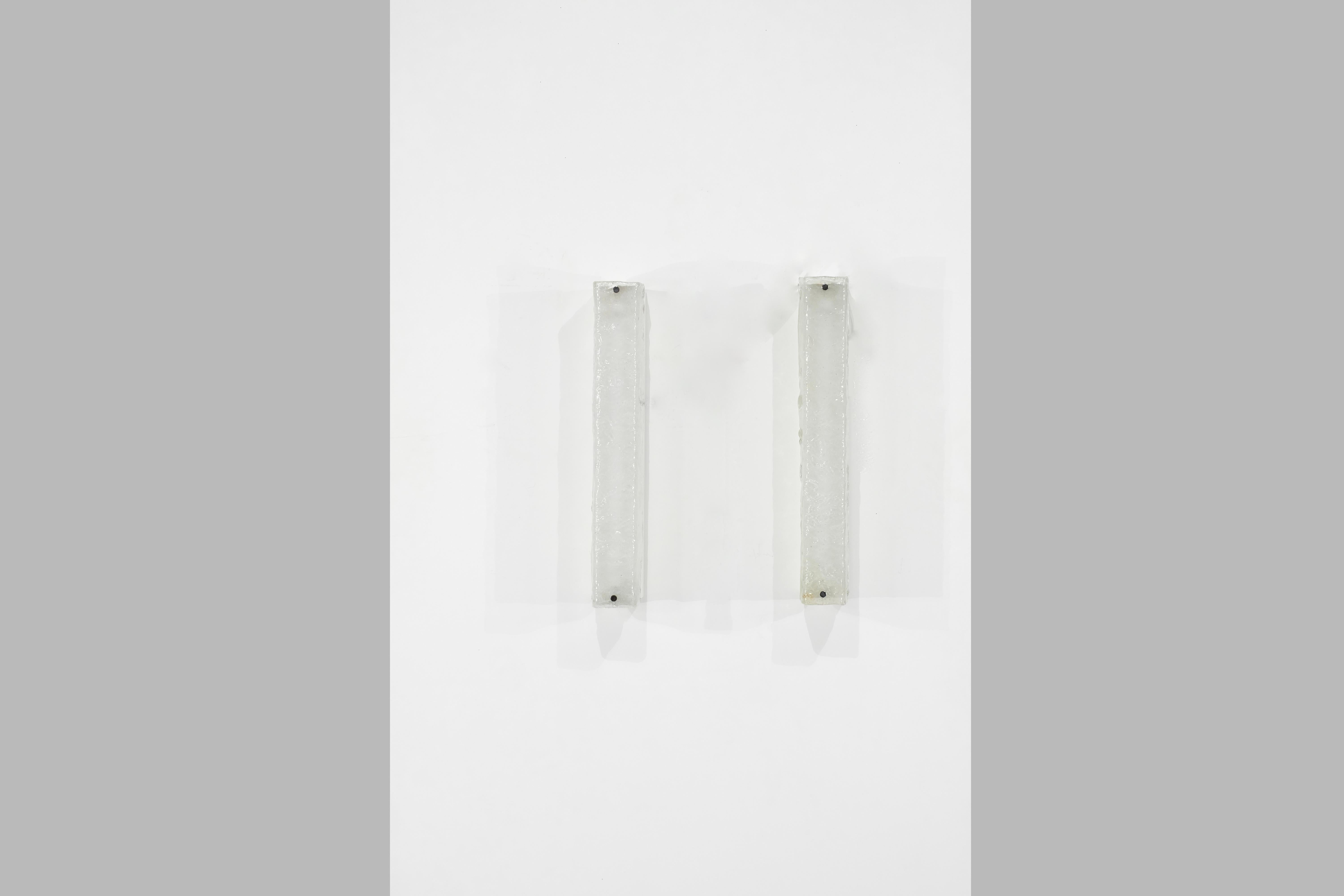 Großes Paar Wandleuchten aus Murano-Glas, Italien 1970er Jahre. im Angebot 9