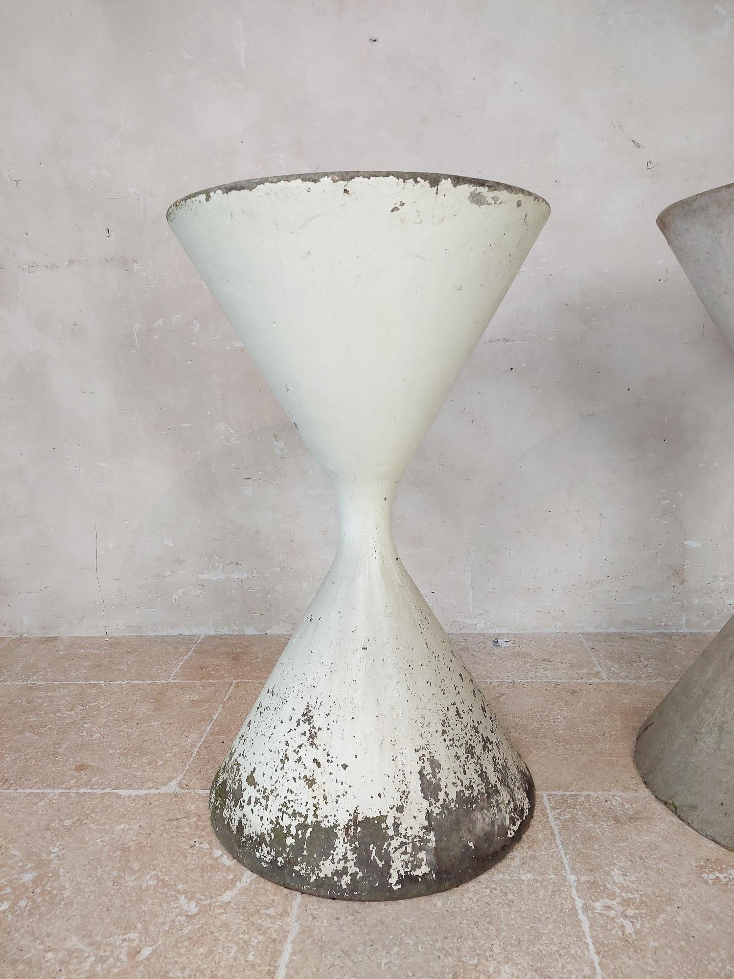 Swiss Large Pair of Willy Guhl Diablo Hourglass Planters by Eternit 