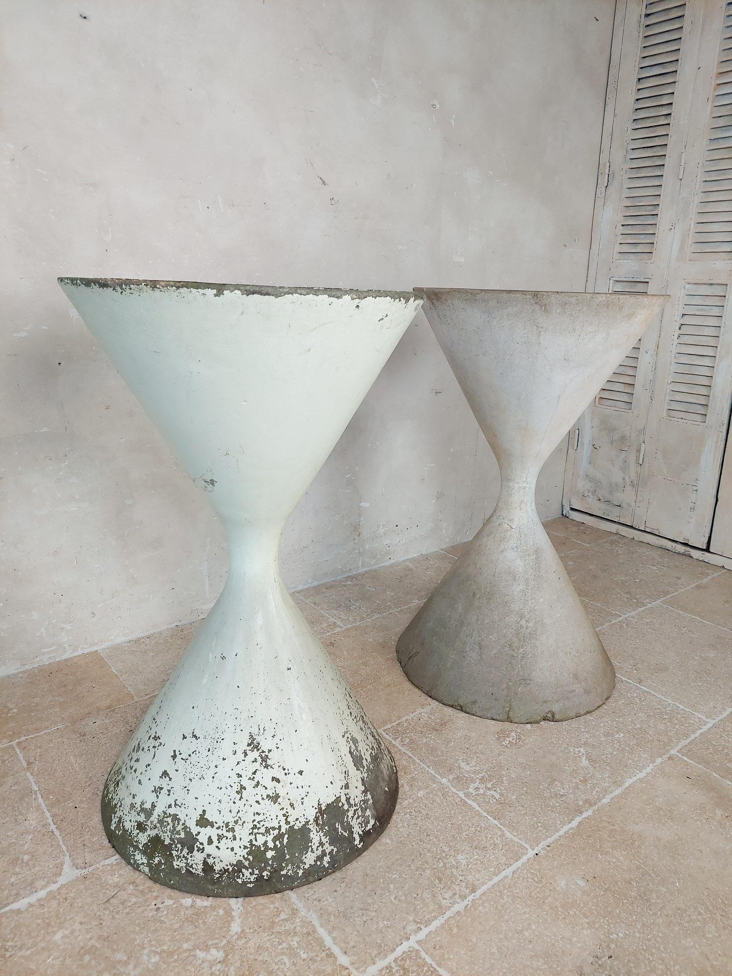 Hand-Crafted Large Pair of Willy Guhl Diablo Hourglass Planters by Eternit 